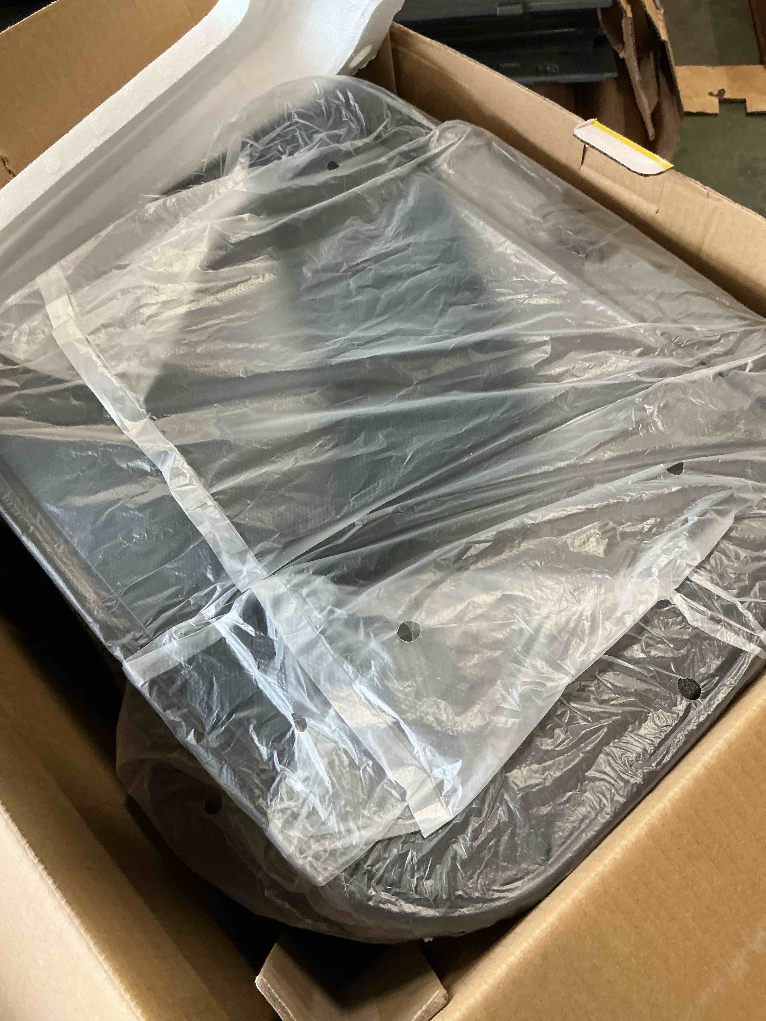 https://s3.amazonaws.com/lotting-images-prod/bidfta/PPE3301383_1755804591730.jpeg