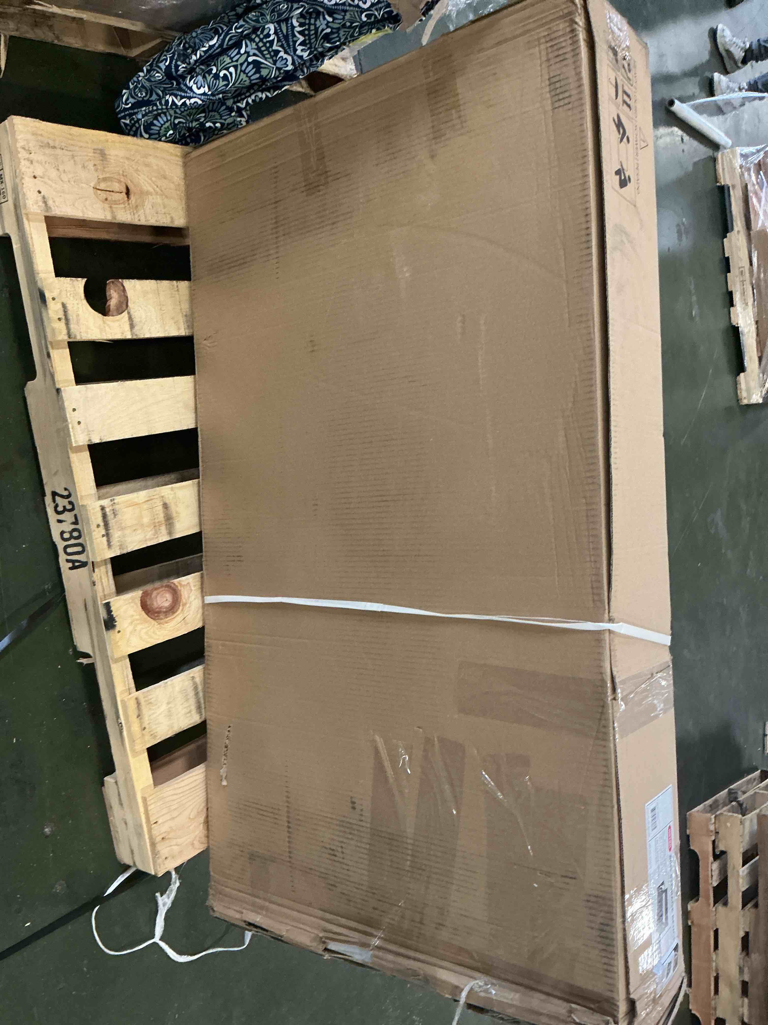 https://s3.amazonaws.com/lotting-images-prod/bidfta/PPE3301400_1755863894065.jpeg