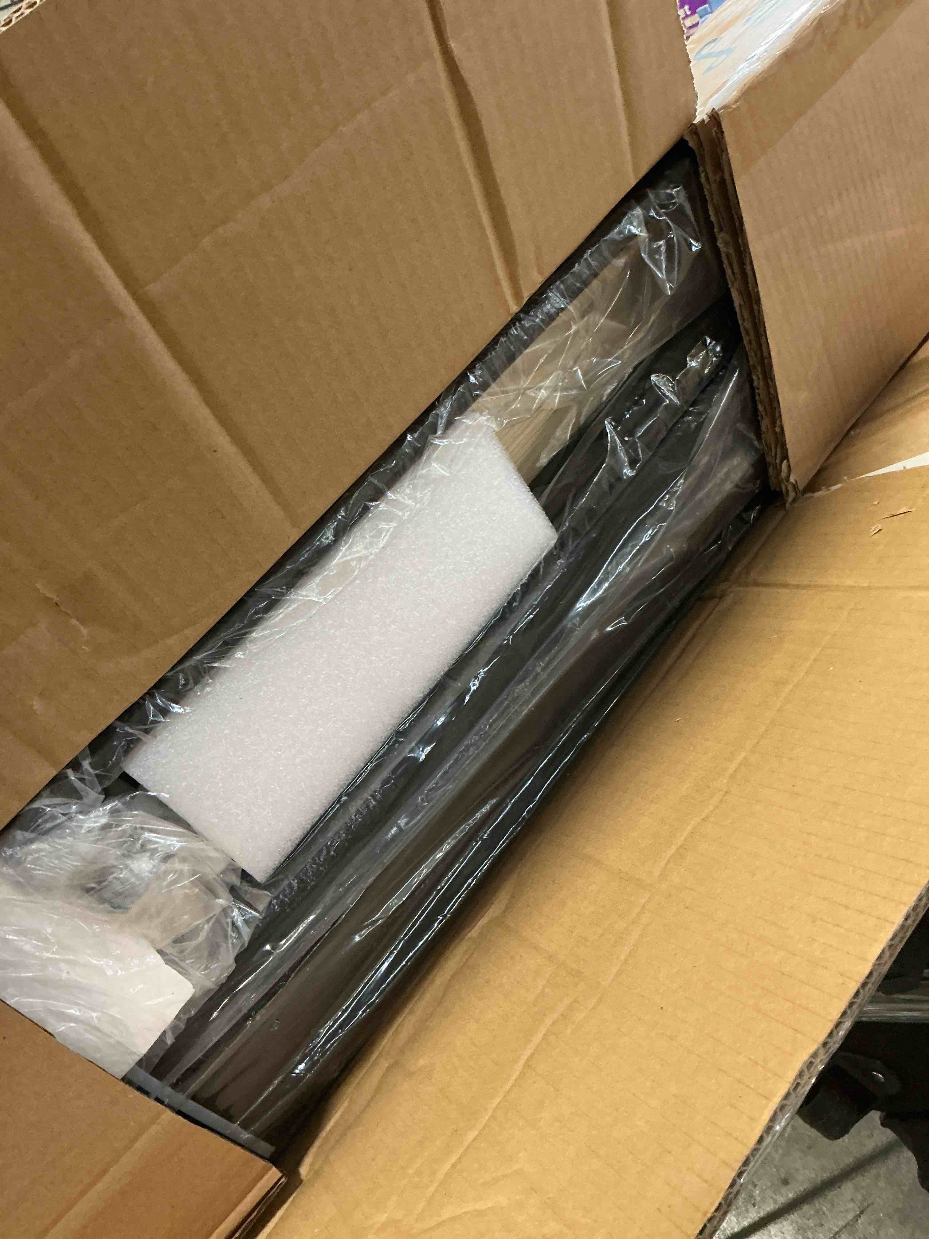https://s3.amazonaws.com/lotting-images-prod/bidfta/PPE3301404_1755865654155.jpeg
