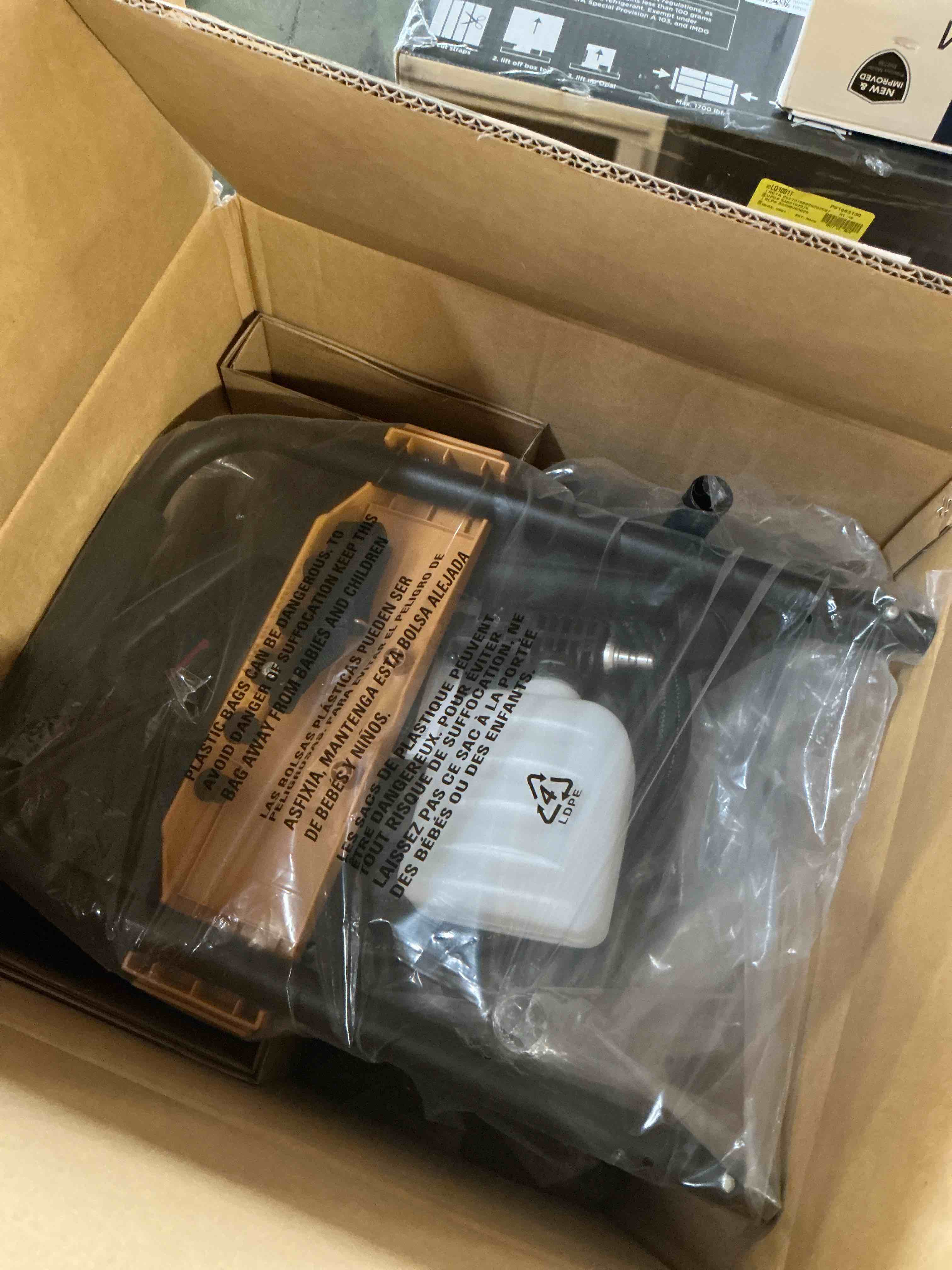 https://s3.amazonaws.com/lotting-images-prod/bidfta/PPE3301414_1755869580548.jpeg