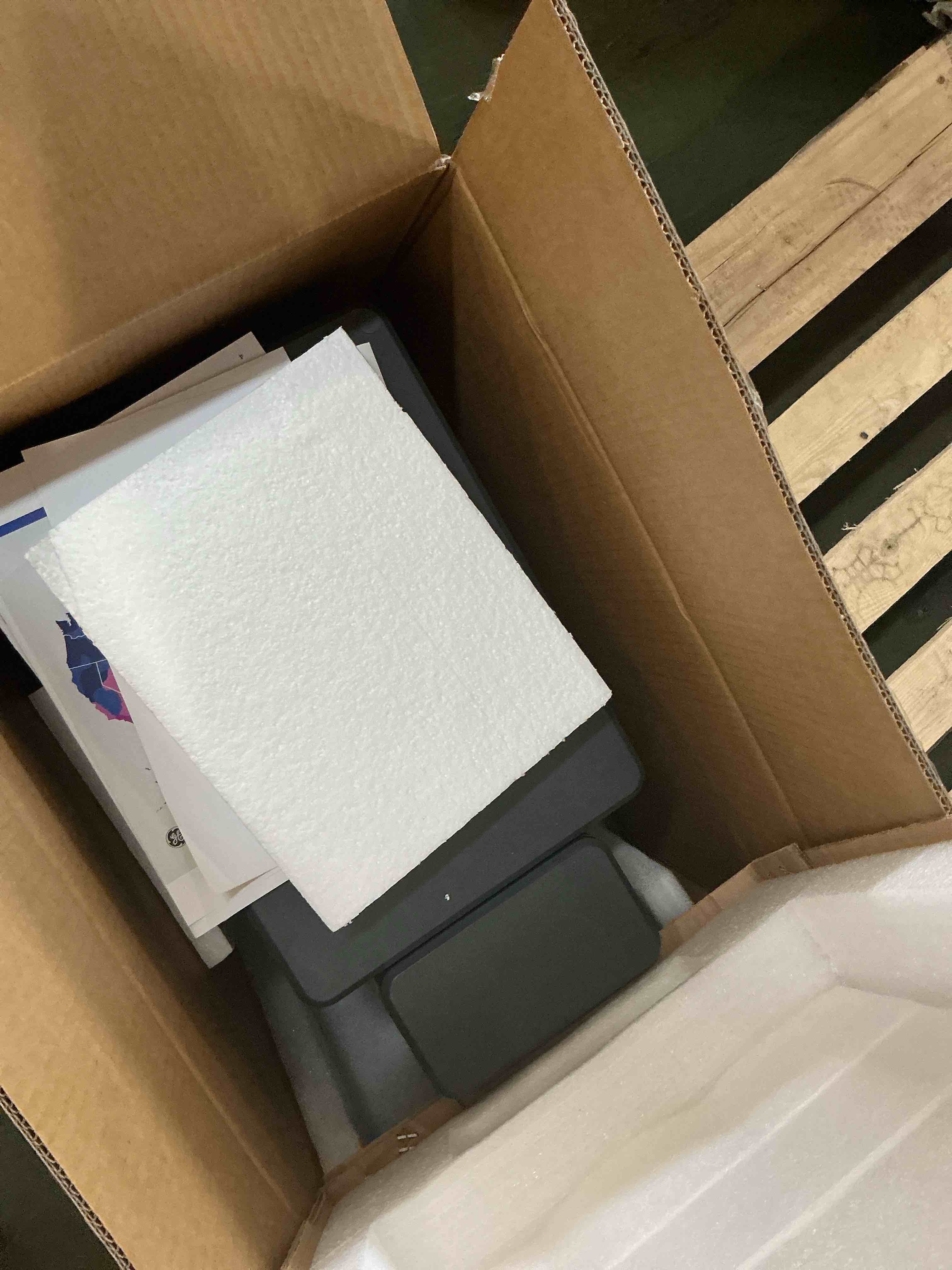 https://s3.amazonaws.com/lotting-images-prod/bidfta/PPE3301417_1755870377935.jpeg