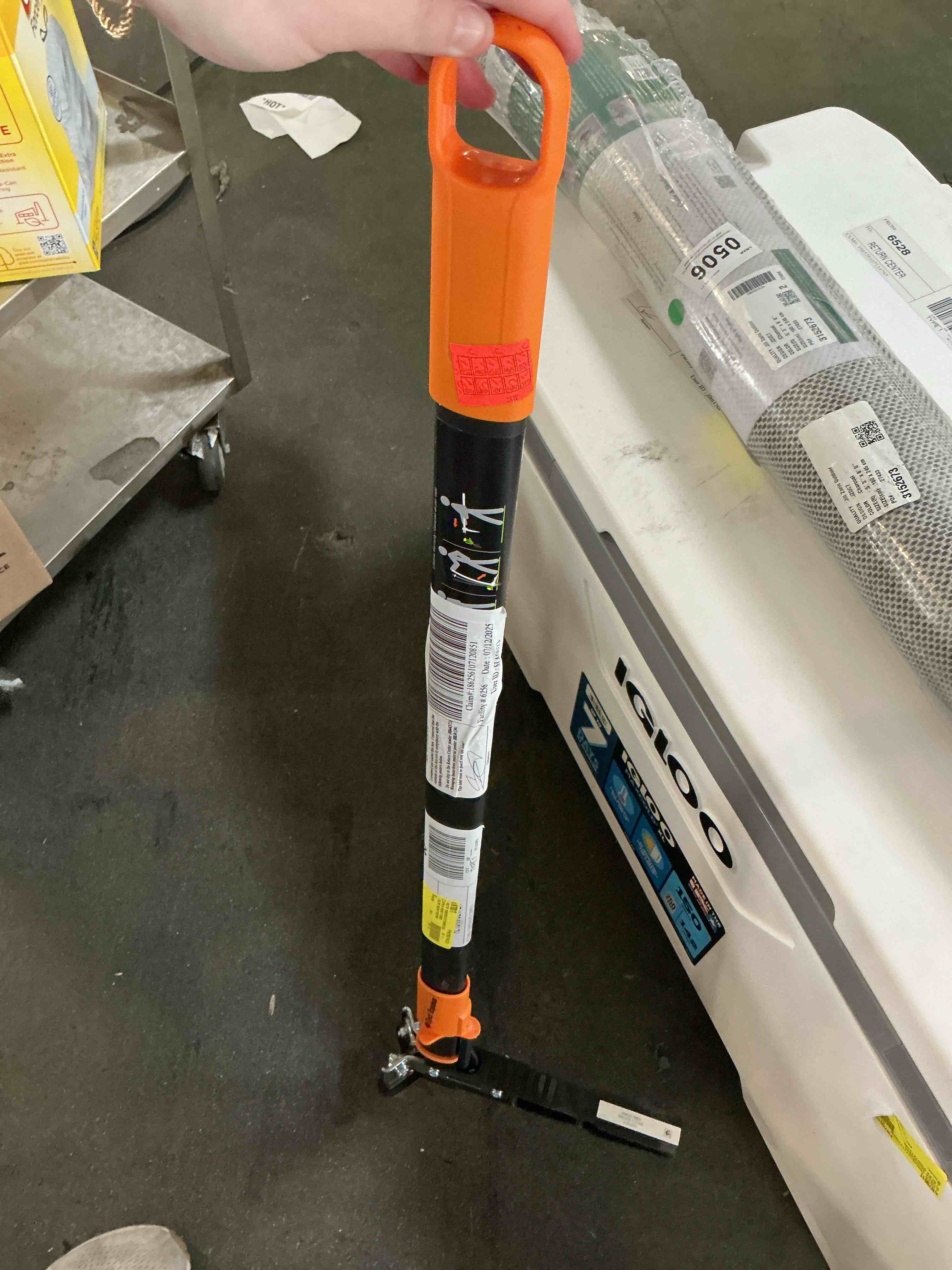 https://s3.amazonaws.com/lotting-images-prod/bidfta/PPE3301428_1755874841583.jpeg