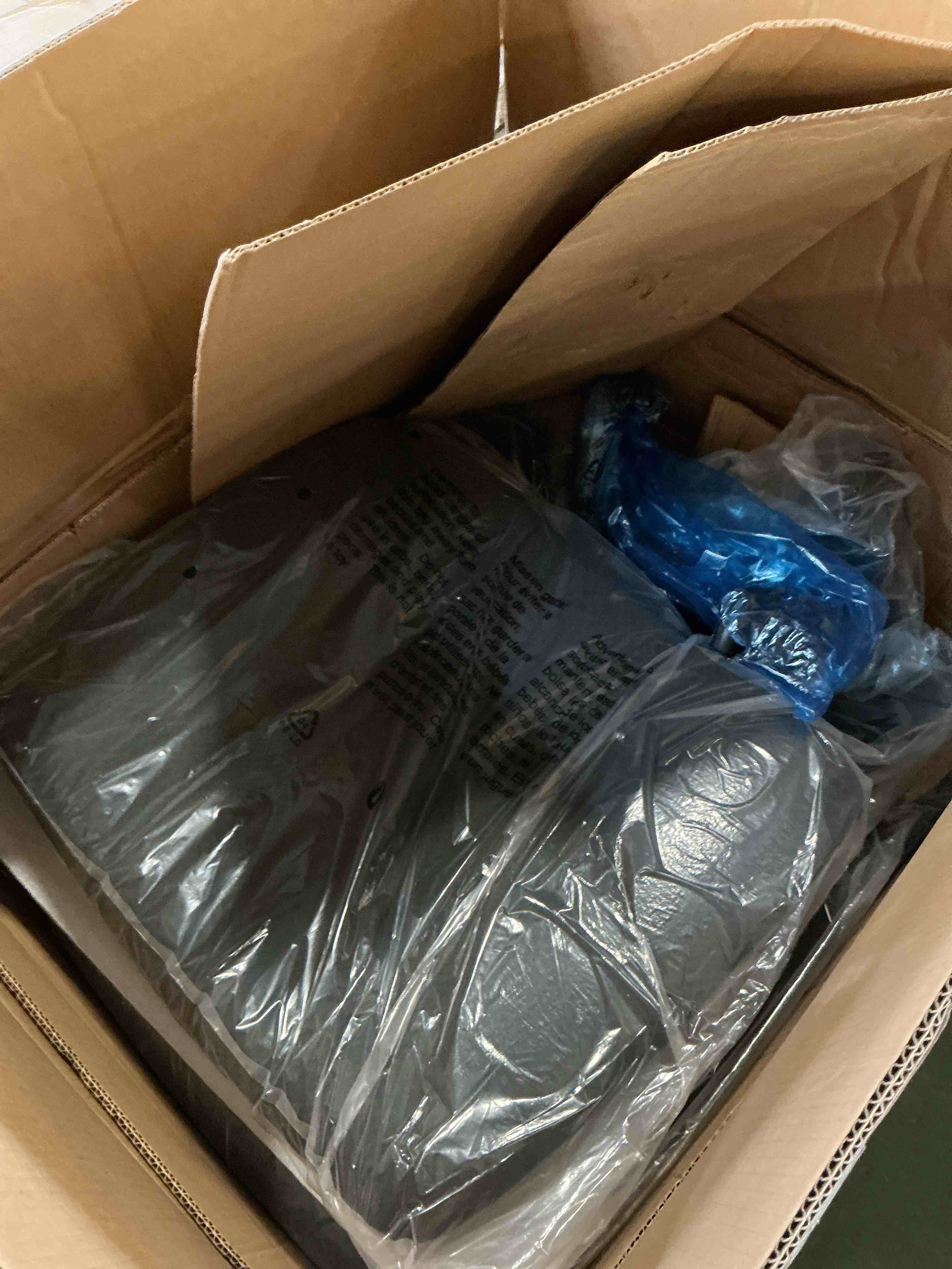 https://s3.amazonaws.com/lotting-images-prod/bidfta/PPE3301460_1755888627218.jpeg