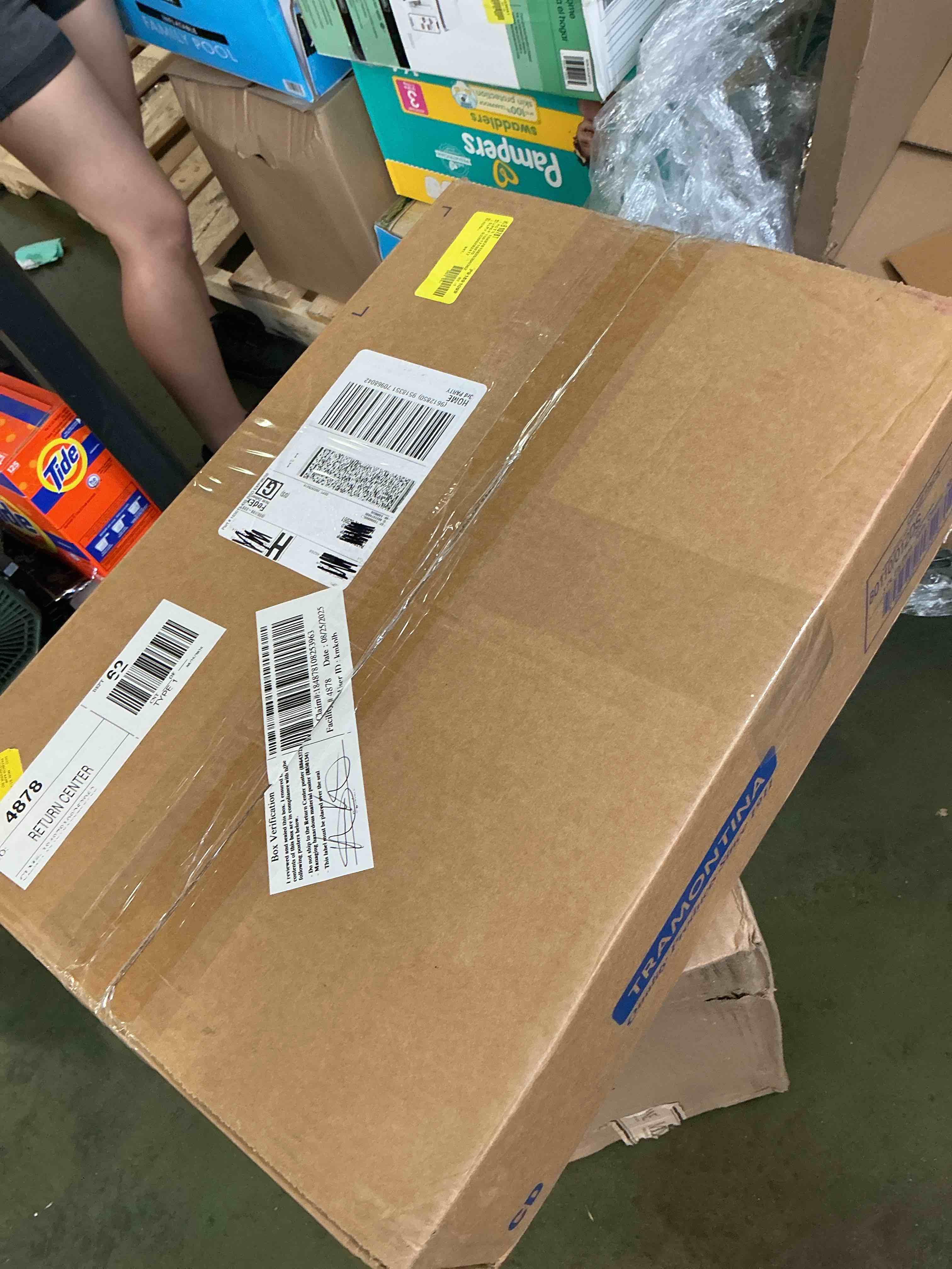 https://s3.amazonaws.com/lotting-images-prod/bidfta/PPE3303347_1758657066453.jpeg