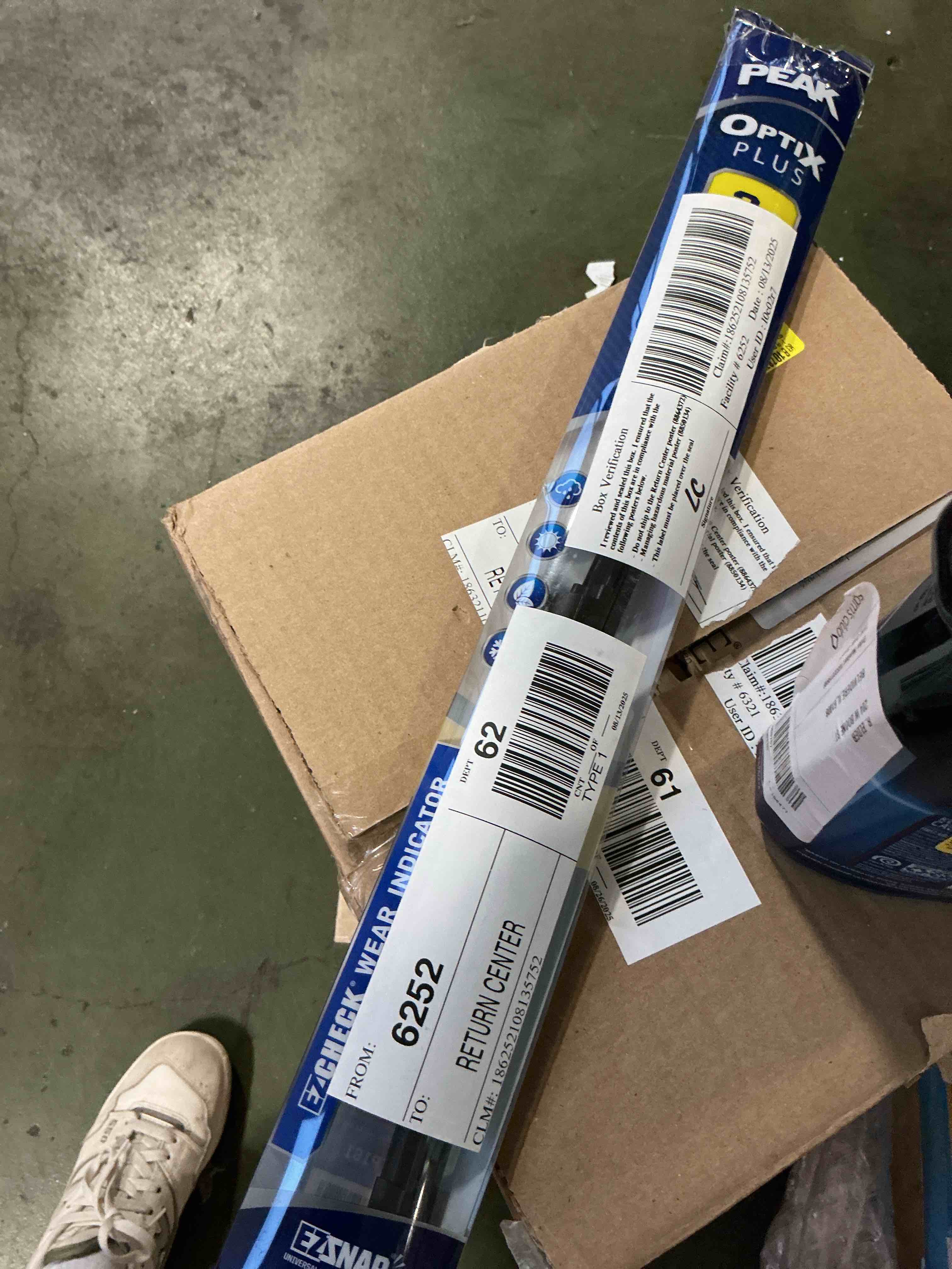 https://s3.amazonaws.com/lotting-images-prod/bidfta/PPE3303350_1758715383707.jpeg