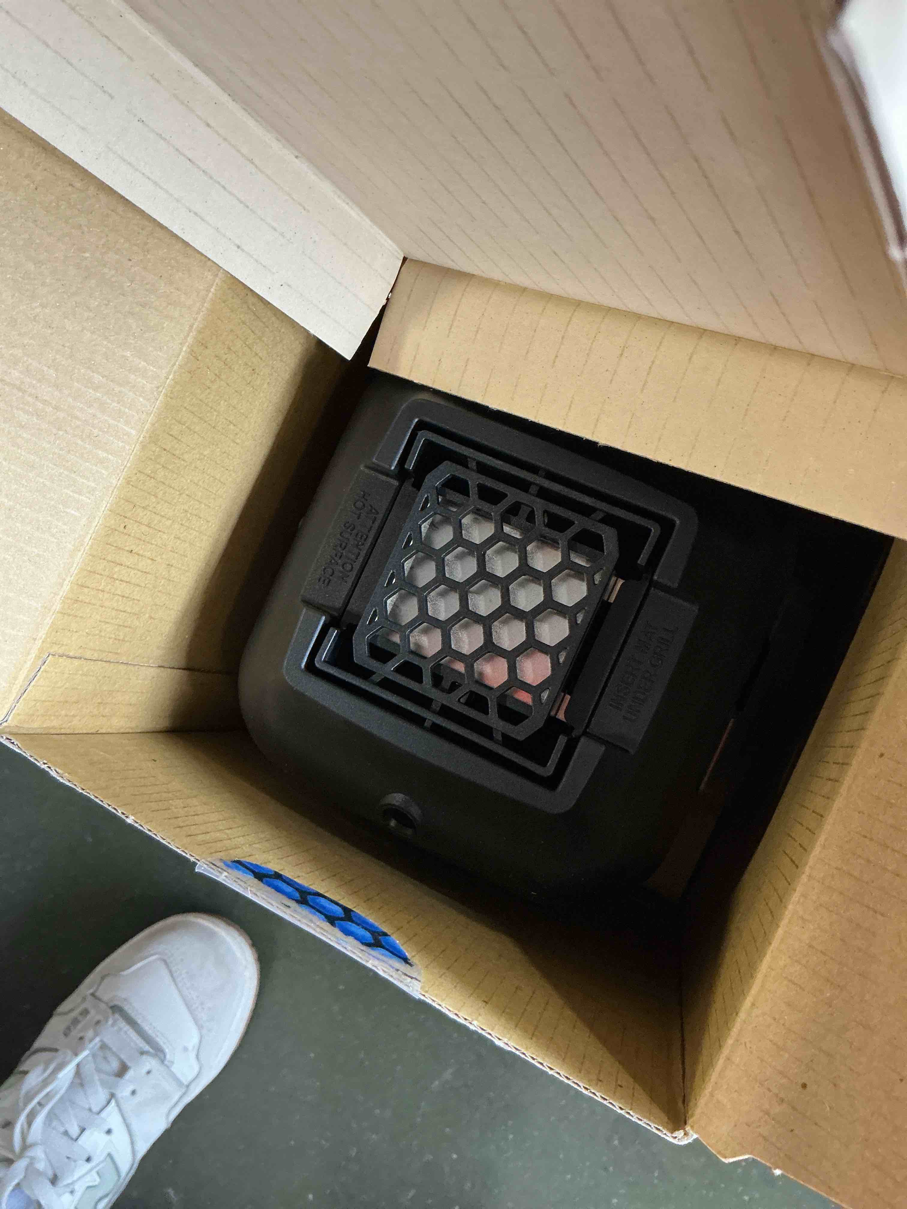 https://s3.amazonaws.com/lotting-images-prod/bidfta/PPE3303418_1758732939954.jpeg