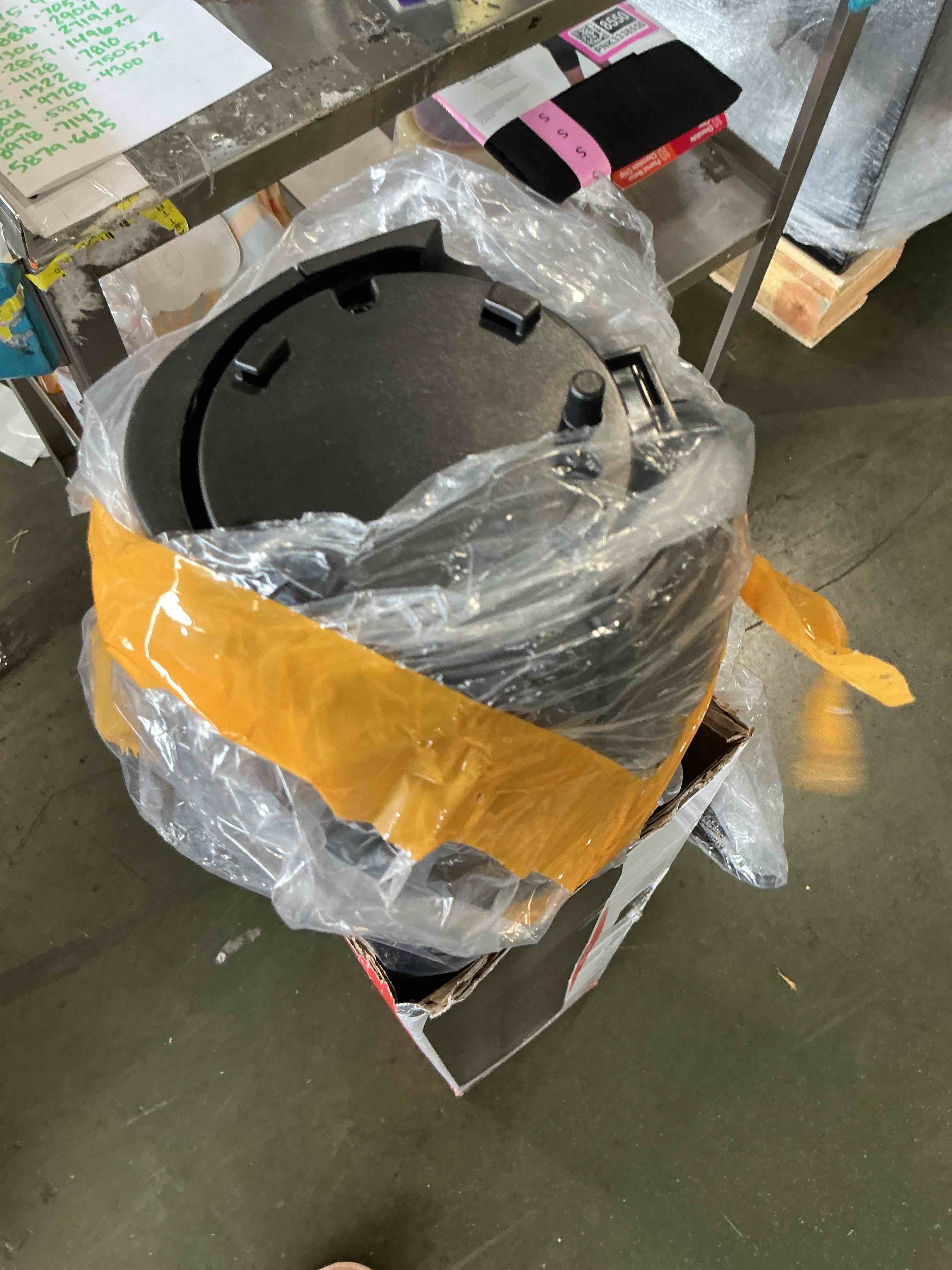 https://s3.amazonaws.com/lotting-images-prod/bidfta/PPE3303441_1758738474286.jpeg
