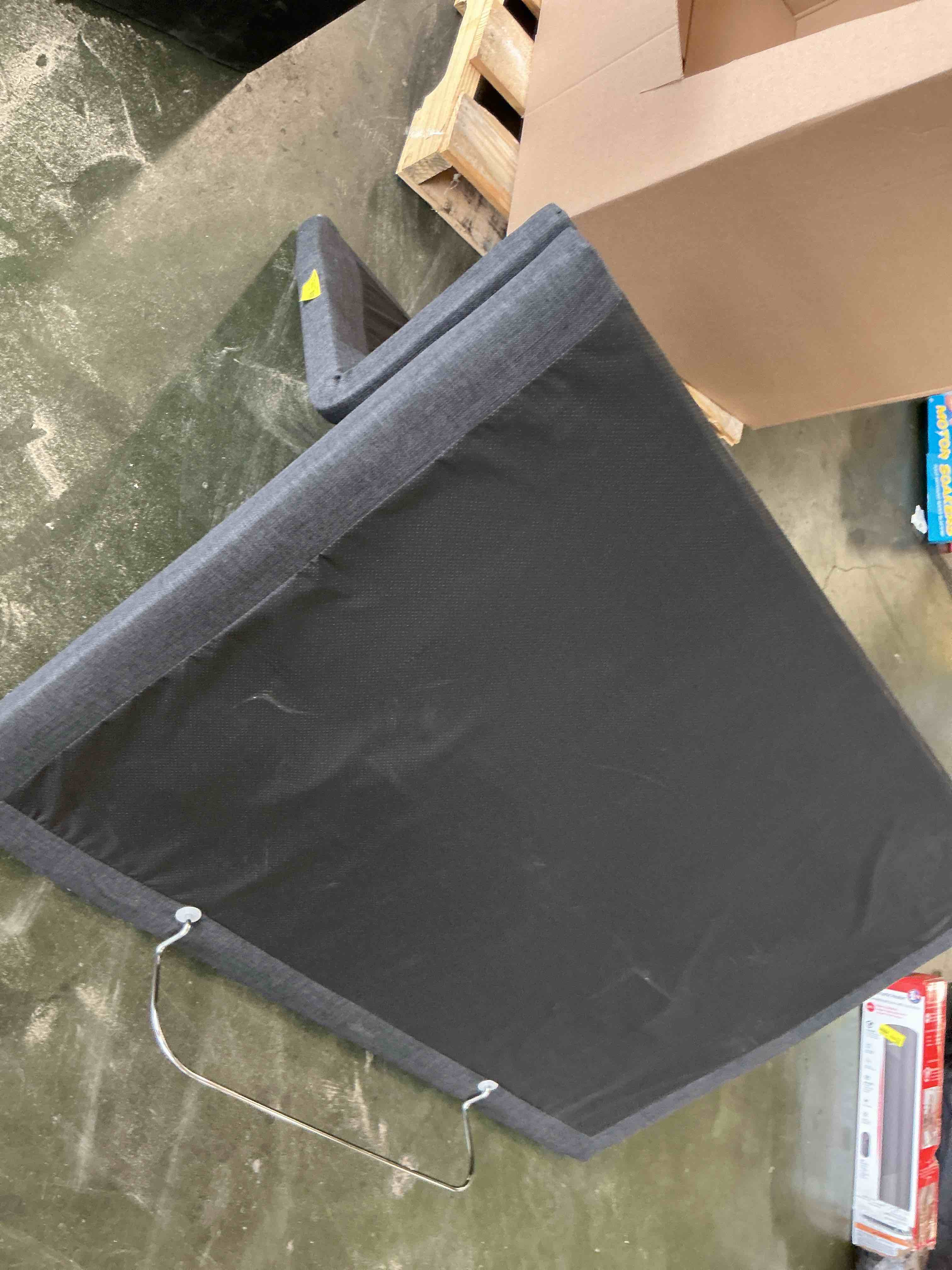 https://s3.amazonaws.com/lotting-images-prod/bidfta/PPE3303443_1758739350057.jpeg