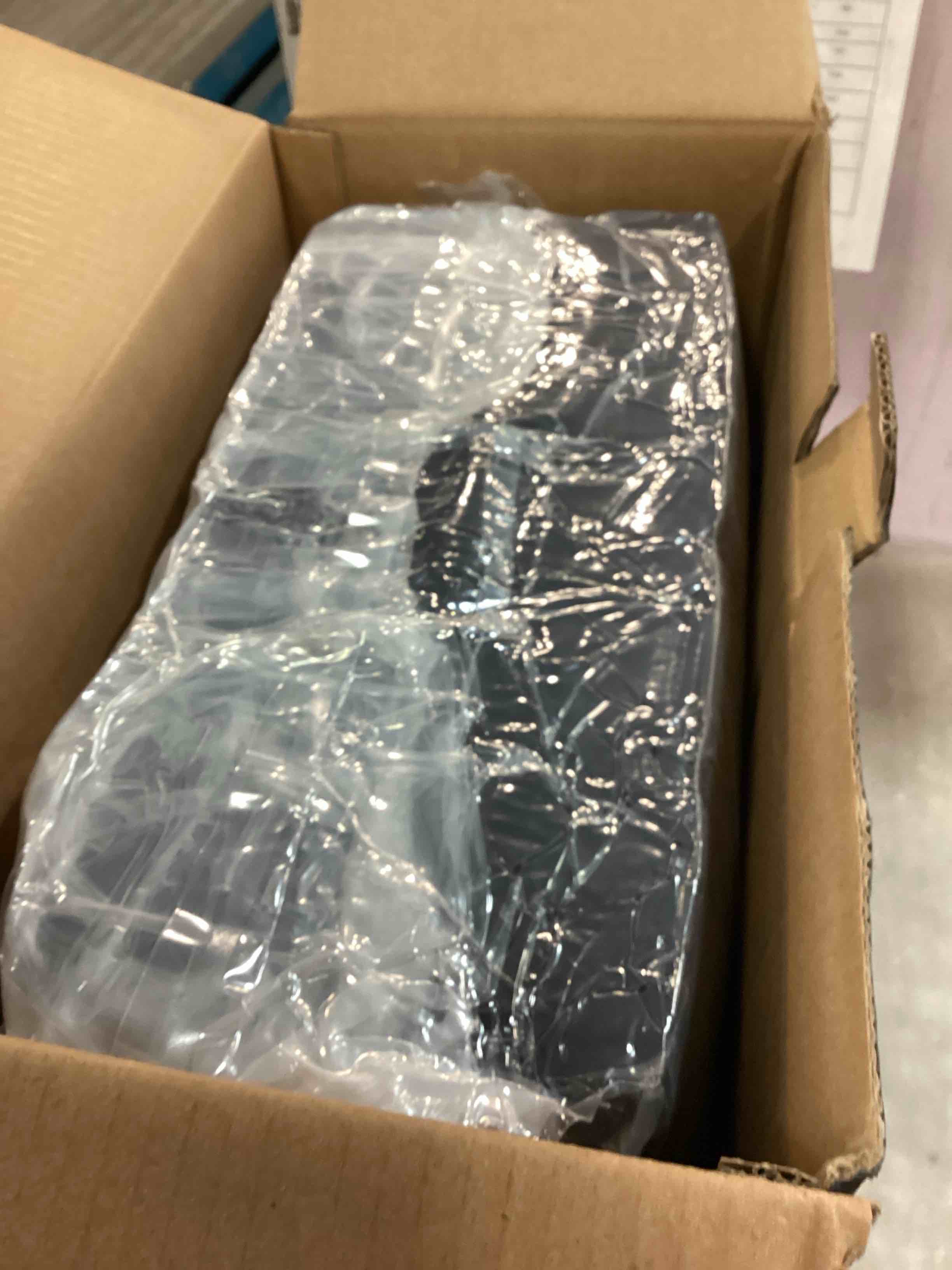 https://s3.amazonaws.com/lotting-images-prod/bidfta/PPE3319357_1753729003134.jpeg