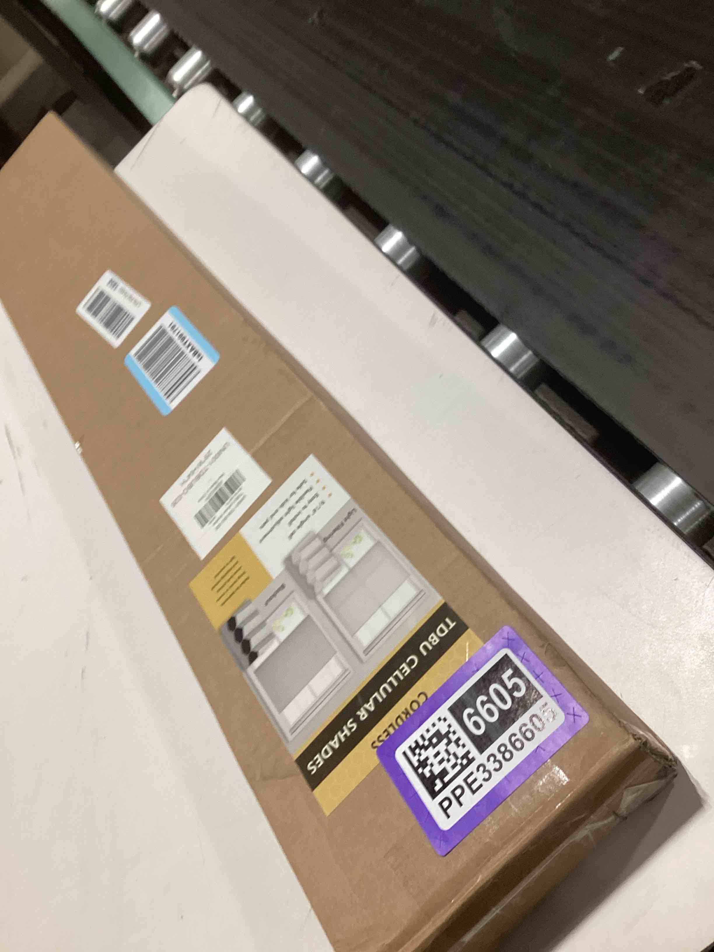 Condition photo showing Good Condition for Top Down Bottom Up Cellular Shades Cordless Honeycomb Blinds for Indoor Windows, for Windows Size (29" W × 64" H) Colour (White - Blackout) White - Blackout 29" W × 64" H