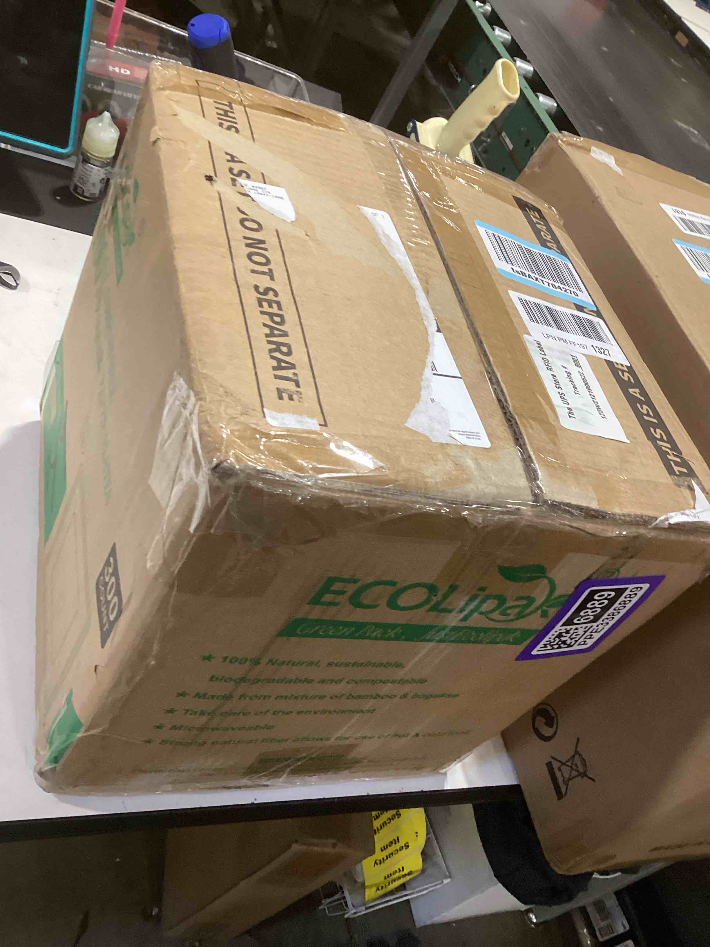 Condition photo showing Good Condition for ECOLipak 10 Inch Square Paper Plates, 300 Pack Compostable Heavy Duty Biodegradable Paper Plates, Made from Sugarcane, Eco Friendly White Disposable Plates for Party, Dinner