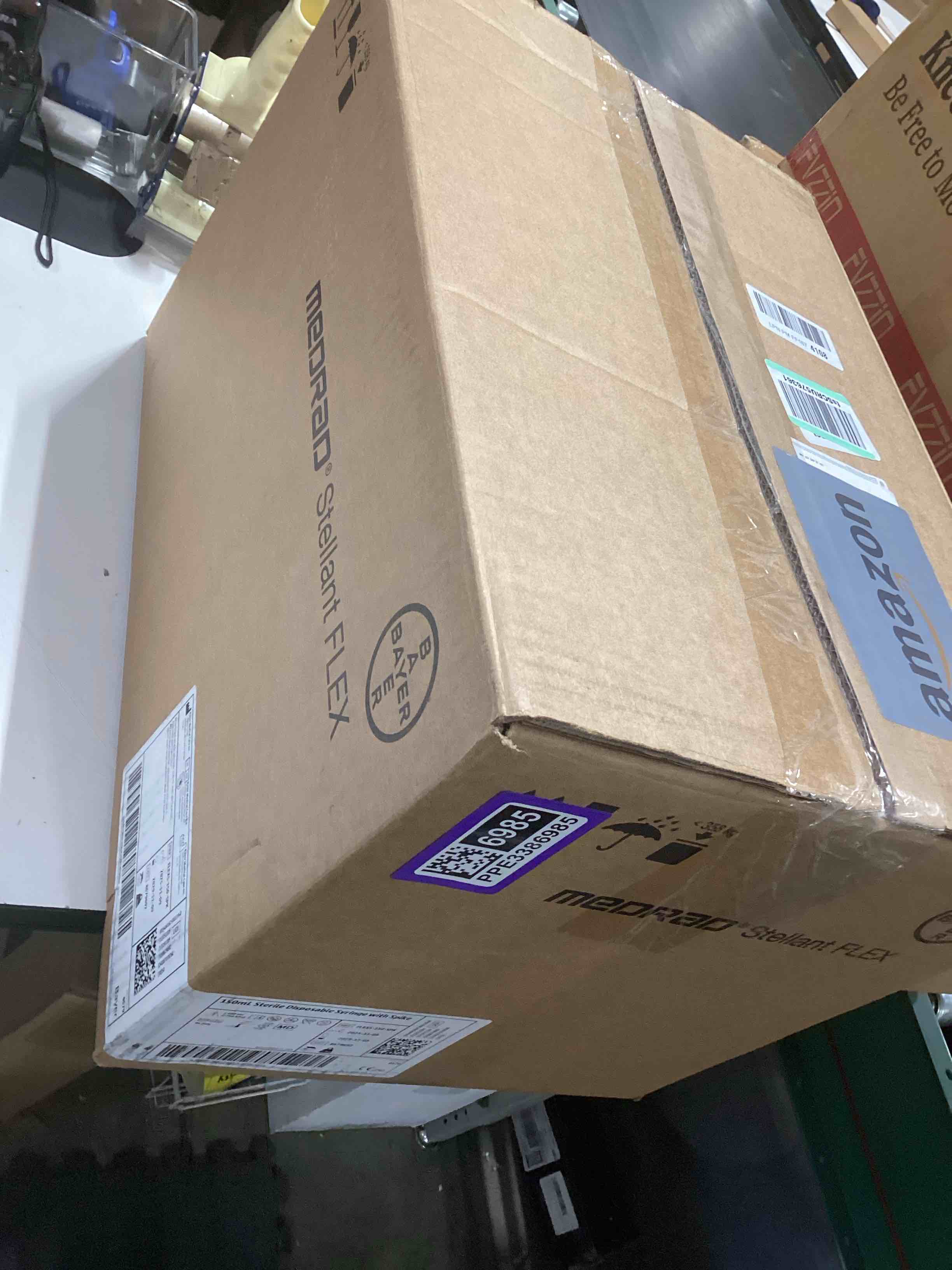 Condition photo showing Good Condition for HIG 3pc Black Twin/Twin XL Comforter Set - All Season Reversible Down Alternative Comforter with Sham - Quilted Duvet Insert with Corner Tabs - Diamond Stitched Blanket - Breathable, Soft, Fluffy Black/Light Gray Twin/Twin XL