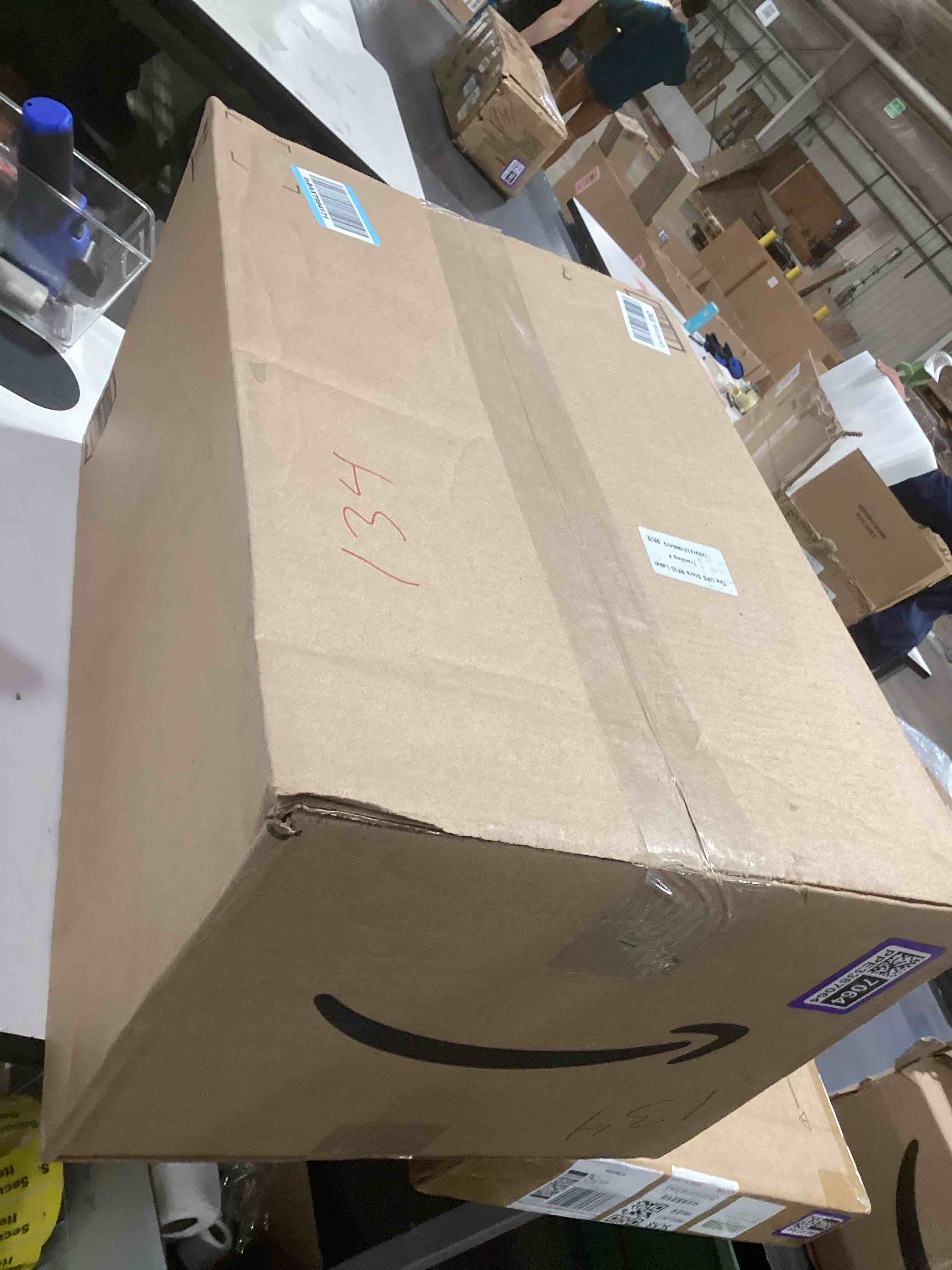 Condition photo showing As Is for Yangbaga Extra Large Stainless Steel Litter Box, Leak Proof 12 Inches High Sides for Urine & Litter Trapping, Easy Entry for Kittens, Older Cats,Non-Stick,Non-Slip,No Sharp Edges