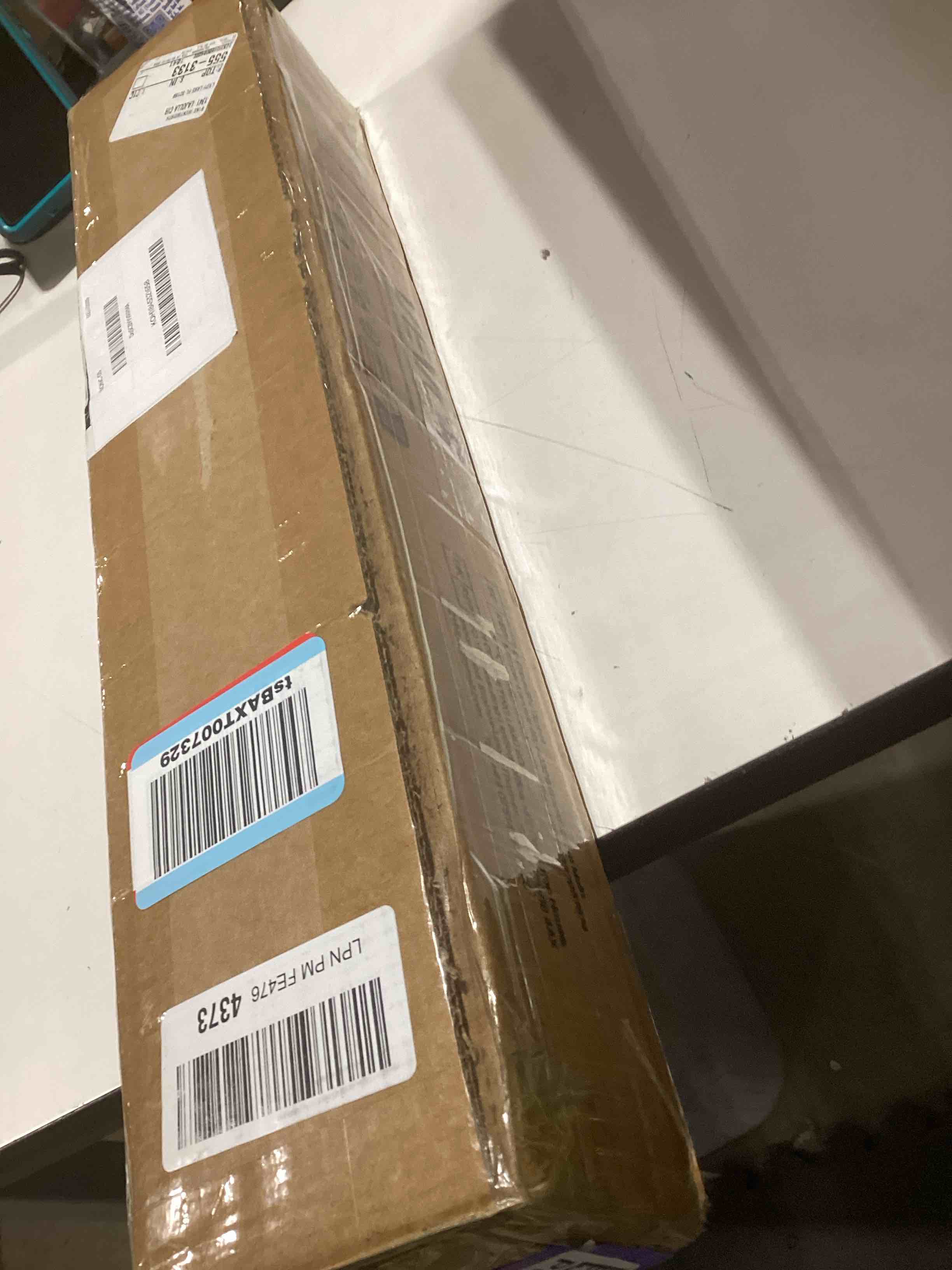 Condition photo showing Good Condition for VEVOR Male Garage Floors Transition Edge Kit, 12 Edges and 4 Corners, Sturdy PVC Interlocking Modular Garage Floor Edging Slip-Resistant, Compatible Only with VEVOR 4-Sided Interlocking Mats, Black Black 12 Edges + 4 Corners