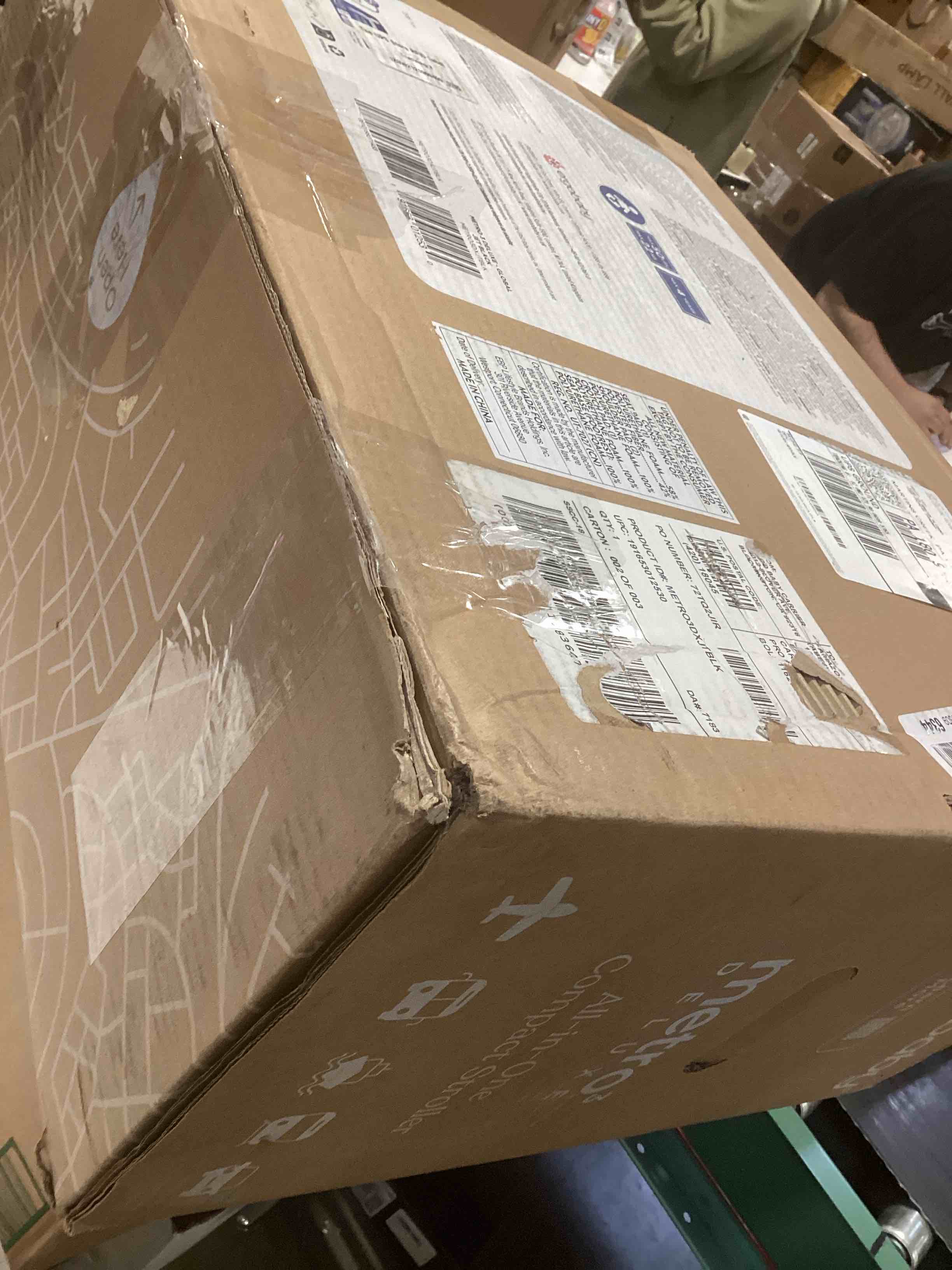 Condition photo showing Good Condition for Ergobaby Metro 3 Deluxe Baby Stroller for Newborns, Infants, and Toddlers | Jet Black Metro 3 Deluxe Jet Black