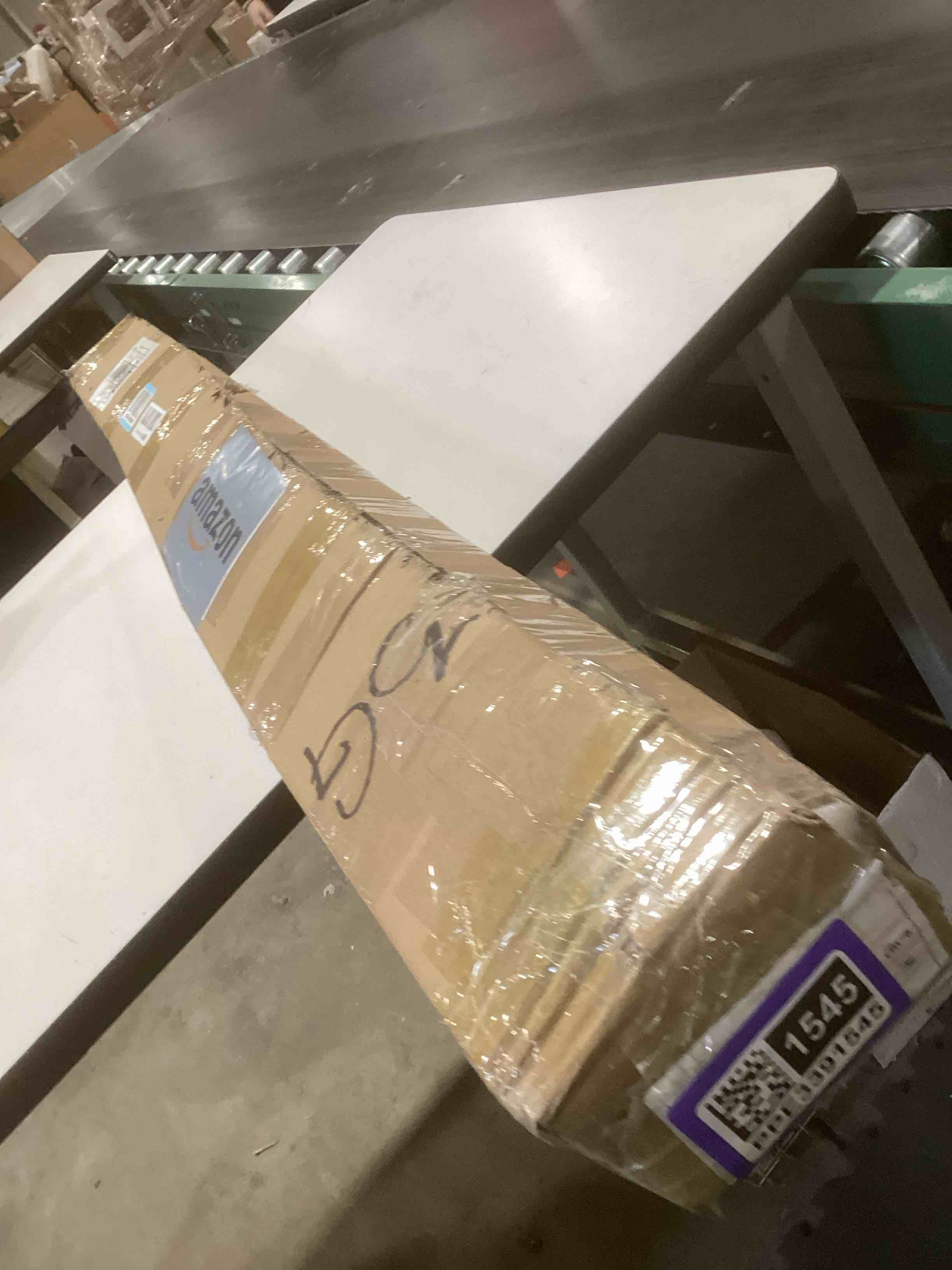 Condition photo showing As Is for Peel and Stick Wall Molding Kit Set of 6 Frames, Premade Wainscoting Panels for Interior Wall Decor, Molding Trim for Living Room Bedroom Corridor Home Accent Walls Panel Modern B