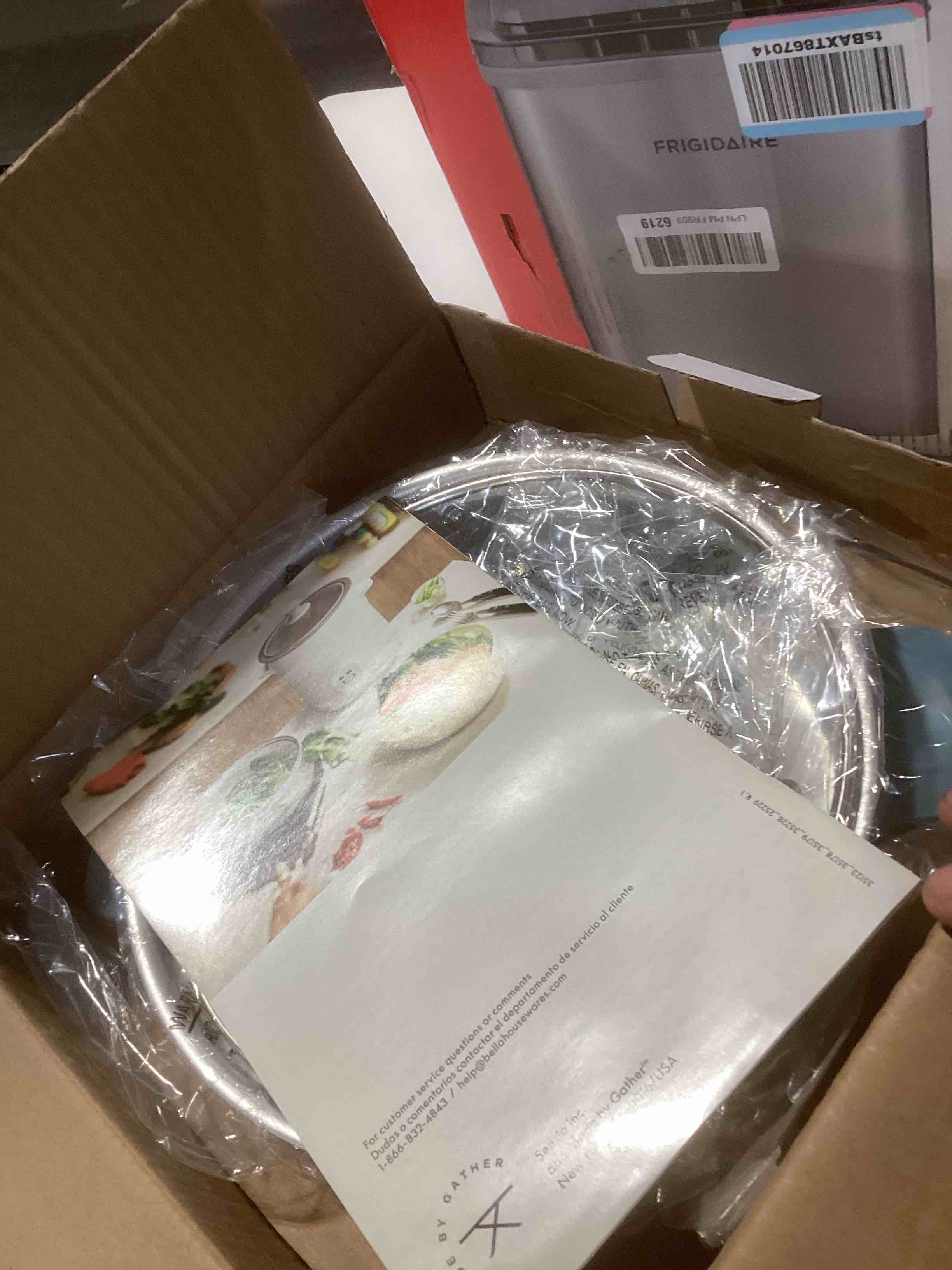 Condition photo showing Good Condition for bella 16 Cup Rice Cooker with Steamer, Dishwasher Safe Steaming Basket, Rice Paddle and Measuring Cup, Removable Nonstick Cooking Bowl, Automatic Keep Warm Function?, 400 Watt, Surf