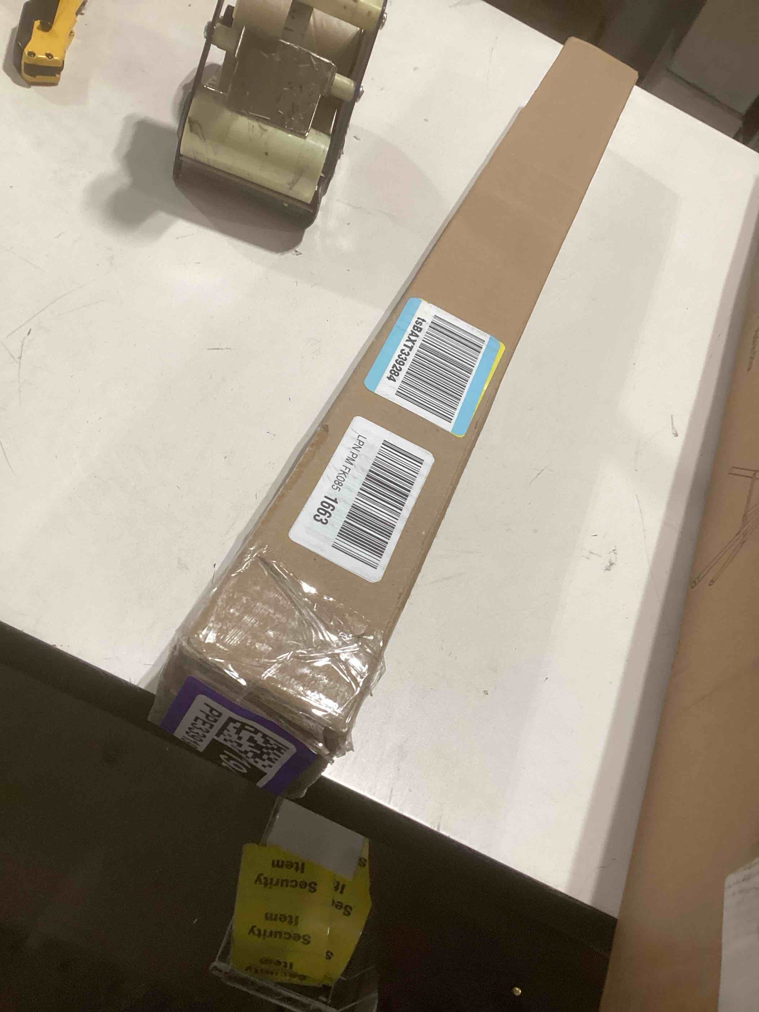 Condition photo showing Good Condition for Artscape Empire 24 x 36 Inch Window Film, Made in USA – Provides Privacy, Non-Adhesive, Textured Leaded Glass Pattern, UV Protection, Easy to Apply and Removable