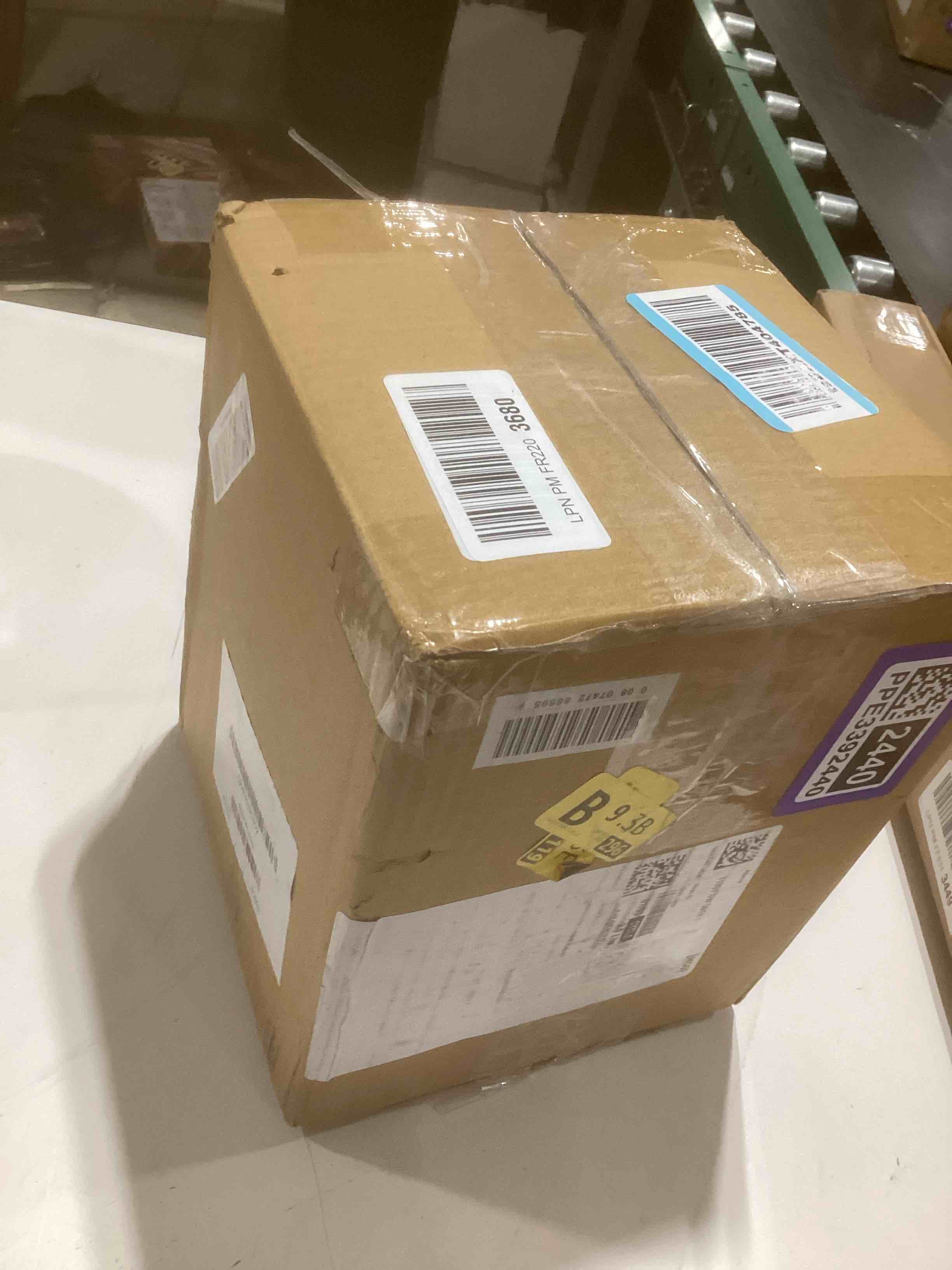 Condition photo showing Good Condition for Bloomingville Stout Clear Glass Vase