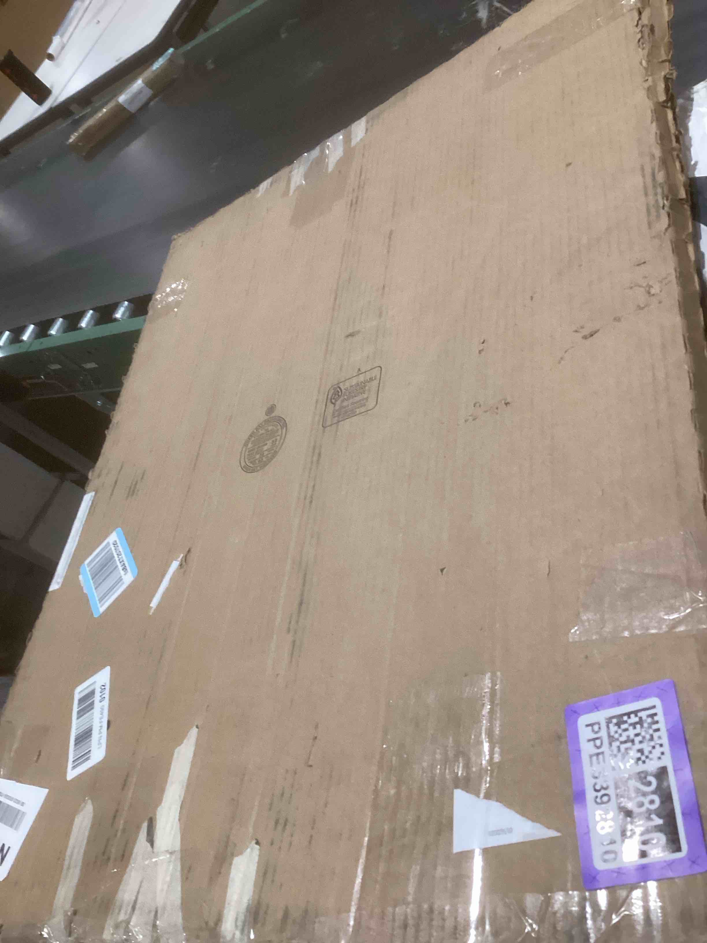 Condition photo showing Good Condition for School Smart Railroad Poster Board Paper, 22 x 28 Inches, 6-Ply, White, Pack of 25 White 6-Ply, Pack of 25