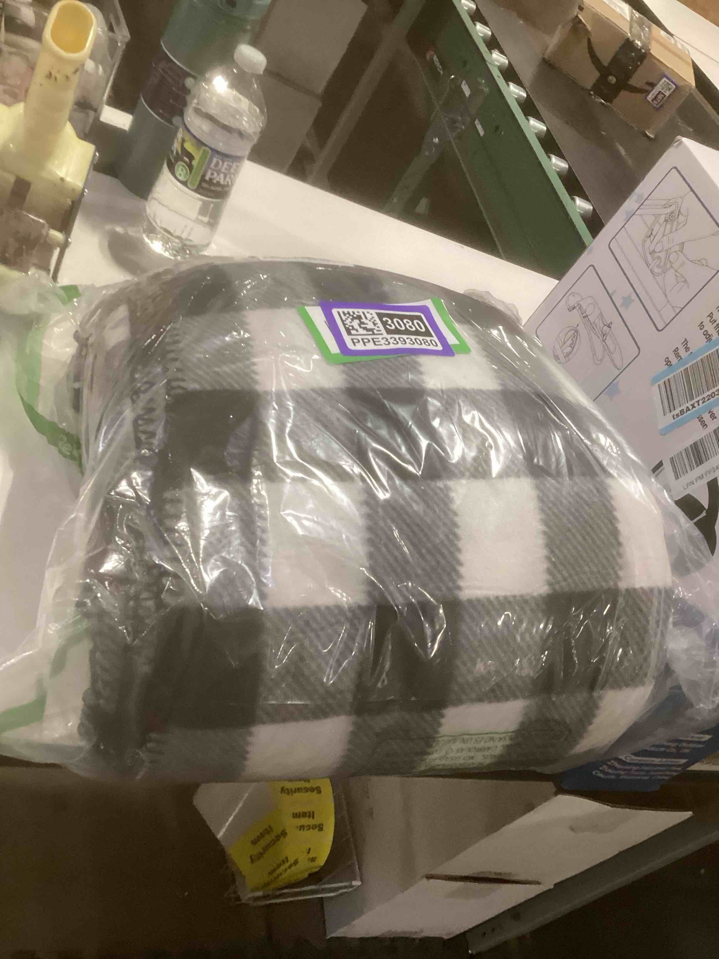 Condition photo showing Good Condition for 10 Pieces Christmas Plaid Blankets Bulk 50 x 60 Inch Buffalo Plaid Throw Blankets Soft Flannel Fleece Blanket Bulk Gifts for Winter Xmas Holiday Wedding for Bed Office(Black, White)