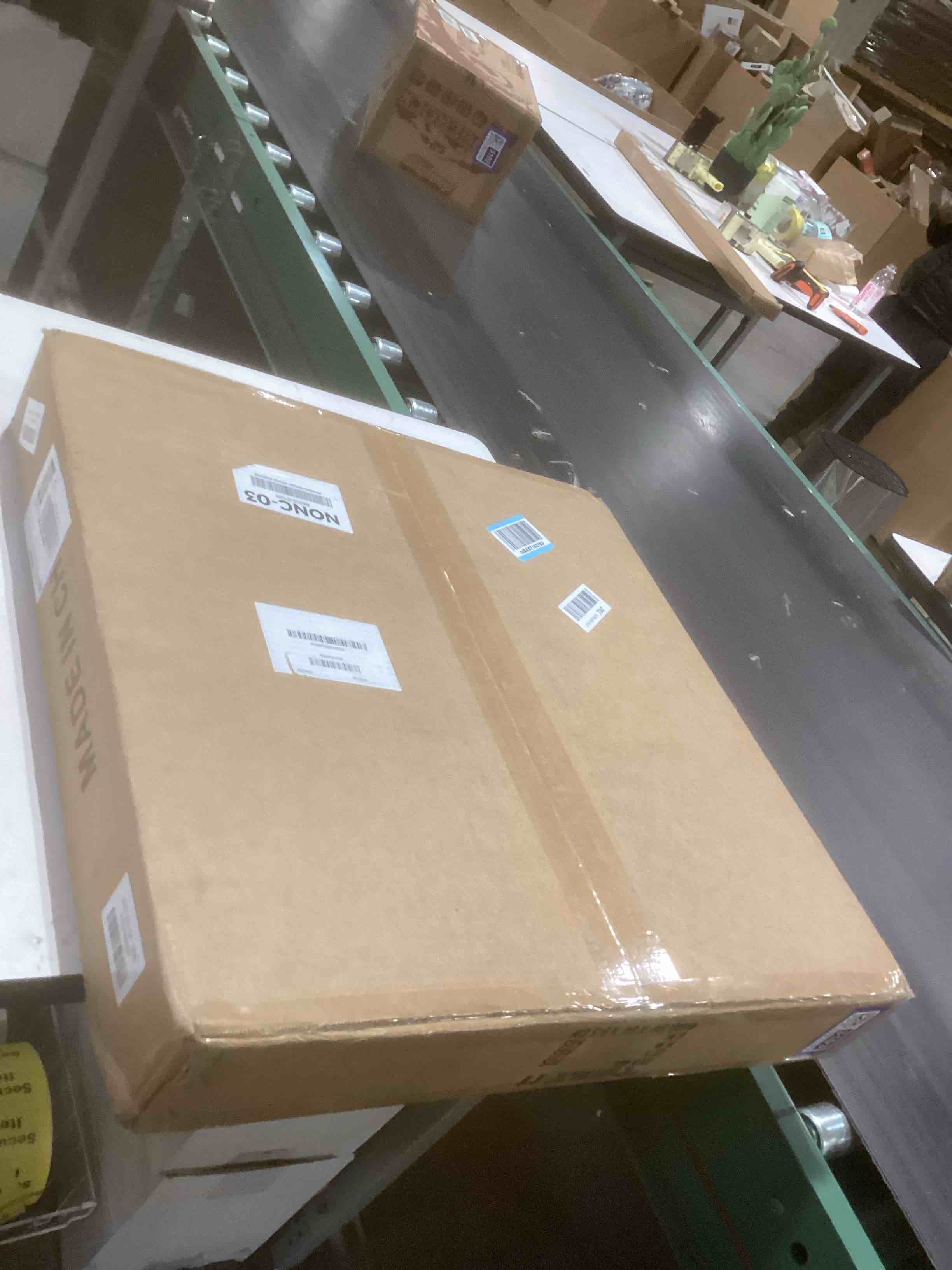 Condition photo showing Good Condition for LED Ring Chandelier Dimmable Black Chandelier Round Foyer Chandeliers Light Walnut Wood Black Circular Chandeliers for Dining Room Entry Bedroom Office Living Room, 24in Walnut Wood Black 30W Downlight