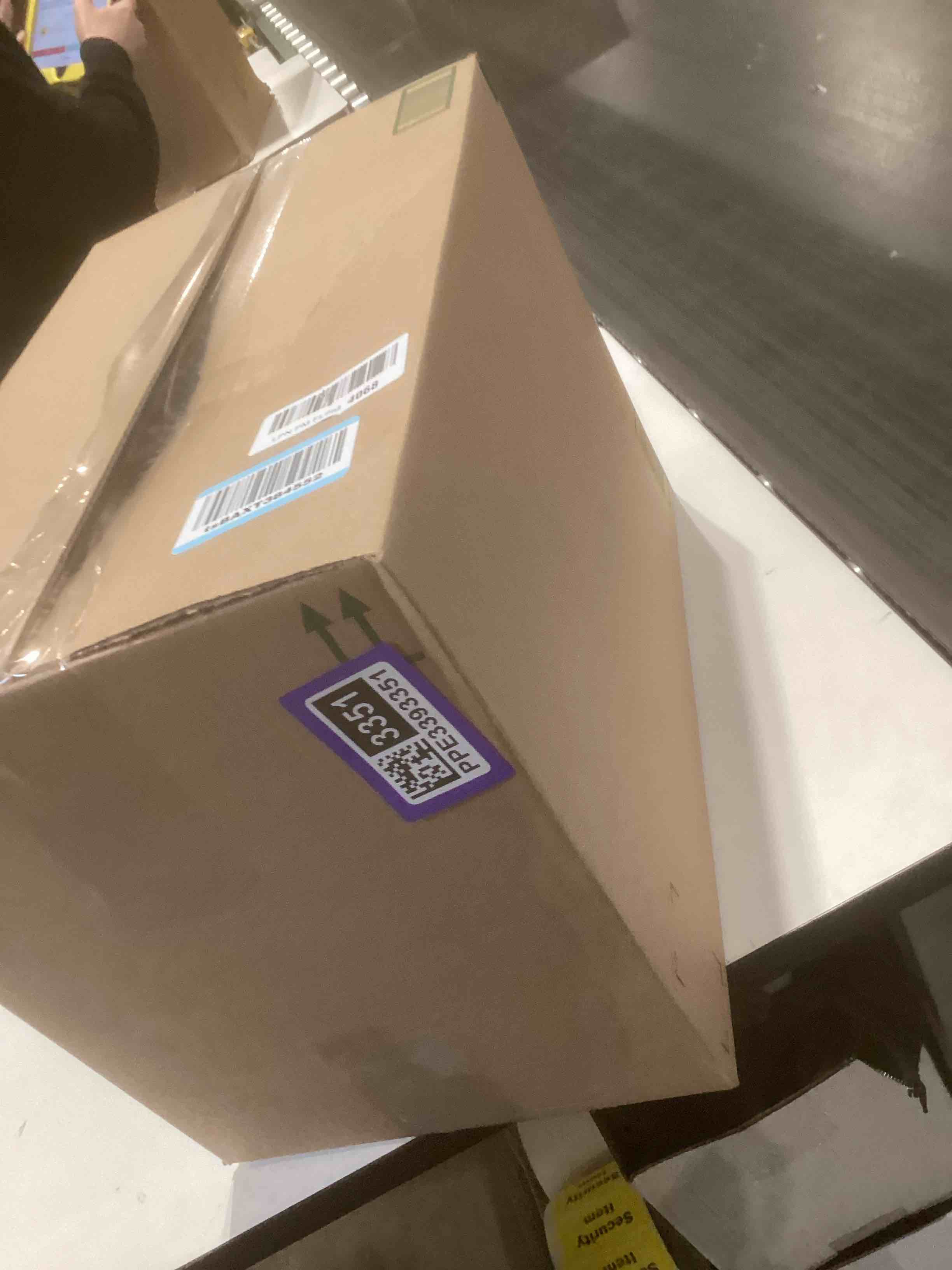 Condition photo showing As Is for Bounty Paper Towels Quick Size, White, 16 Family Rolls = 40 Regular Rolls Family 16 Rolls (107 Sheets each)