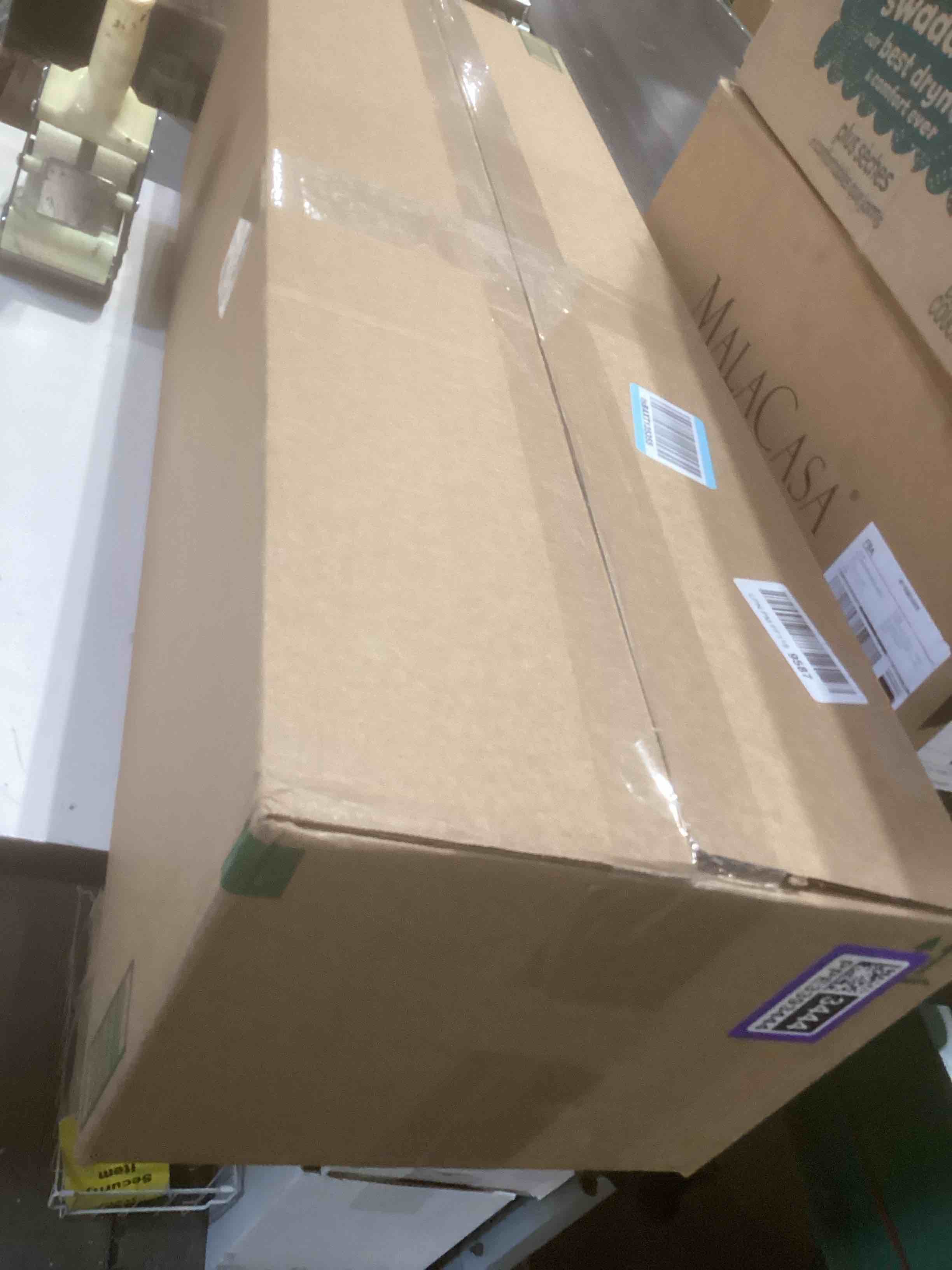 Condition photo showing item condition for Flat Face Cargo Liner Rear Trunk Mat Trunk Cargo Luggage Boot Tray Mat Stripes and Triangles Pattern for Audi Q3 2019-2024 Anti-Slip