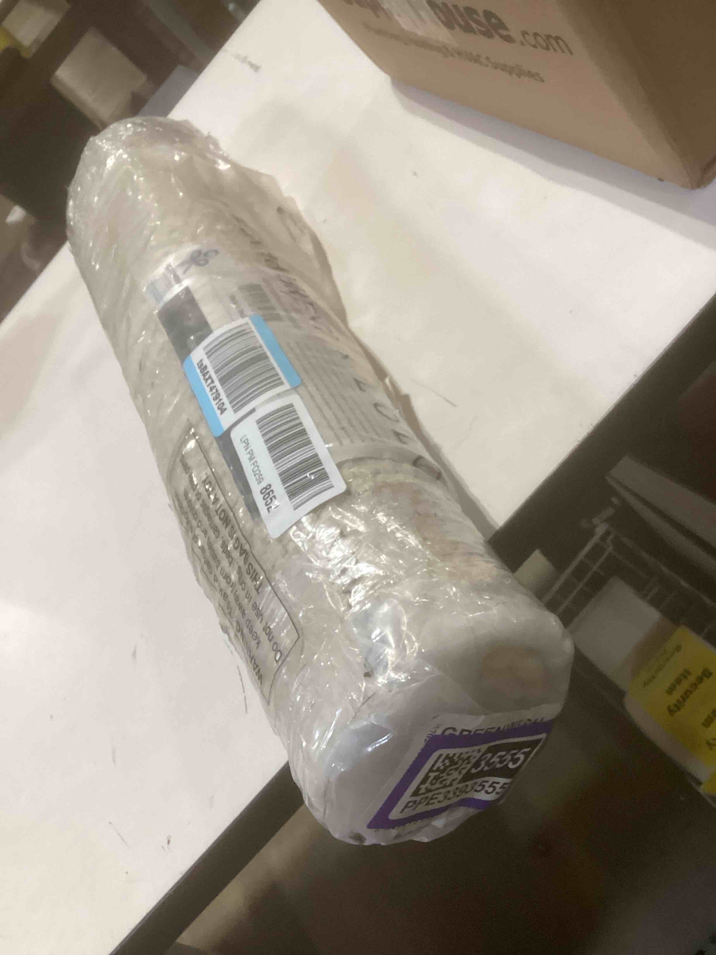 Condition photo showing Good Condition for Loloi Jeremiah Brent Greenwich Collection GRN-01 Ivory 2'-0" x 3'-0" Accent Rug