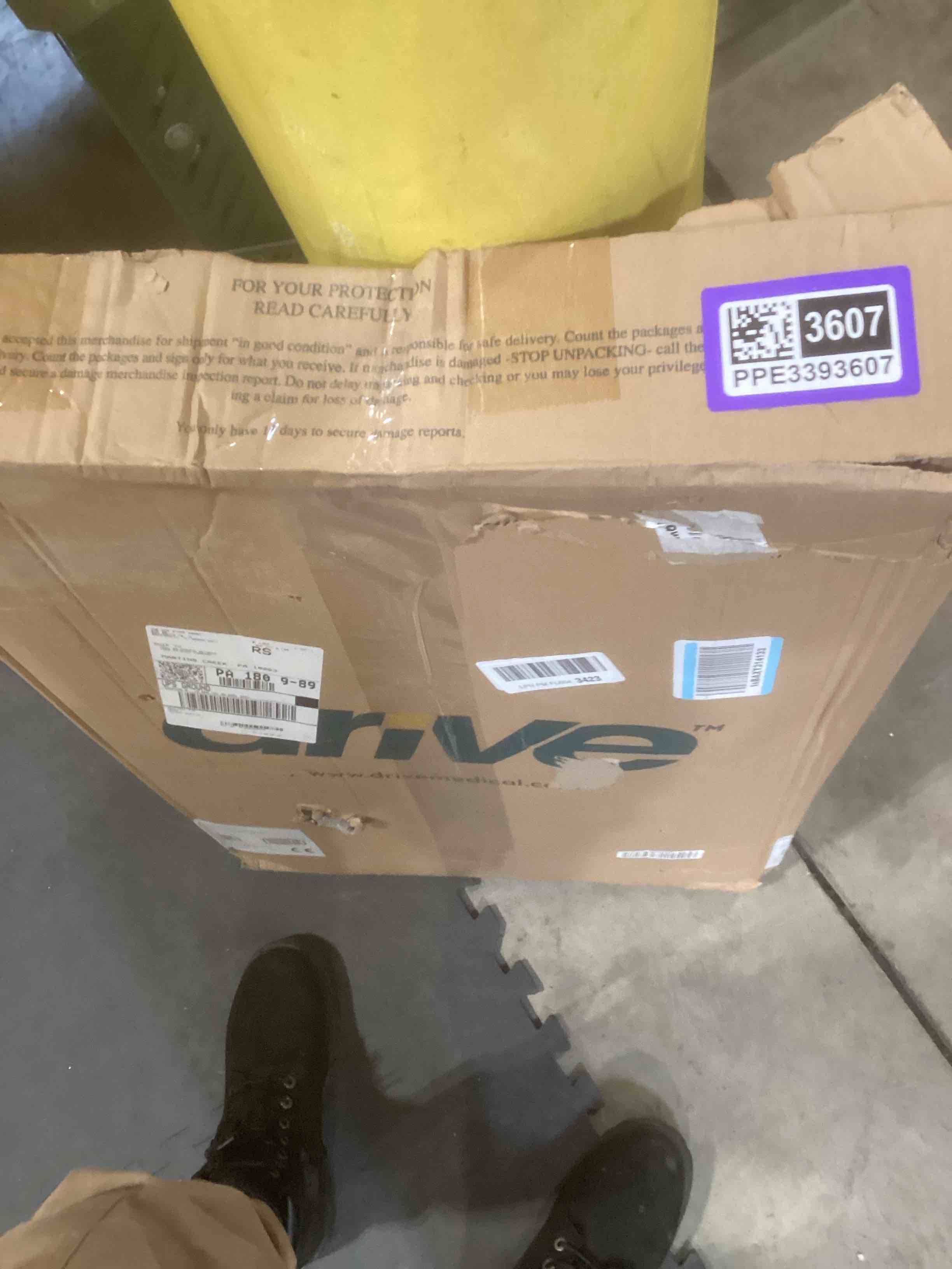 Condition photo showing Good Condition for Walker Adlt 2but w/5 whl.1/ea