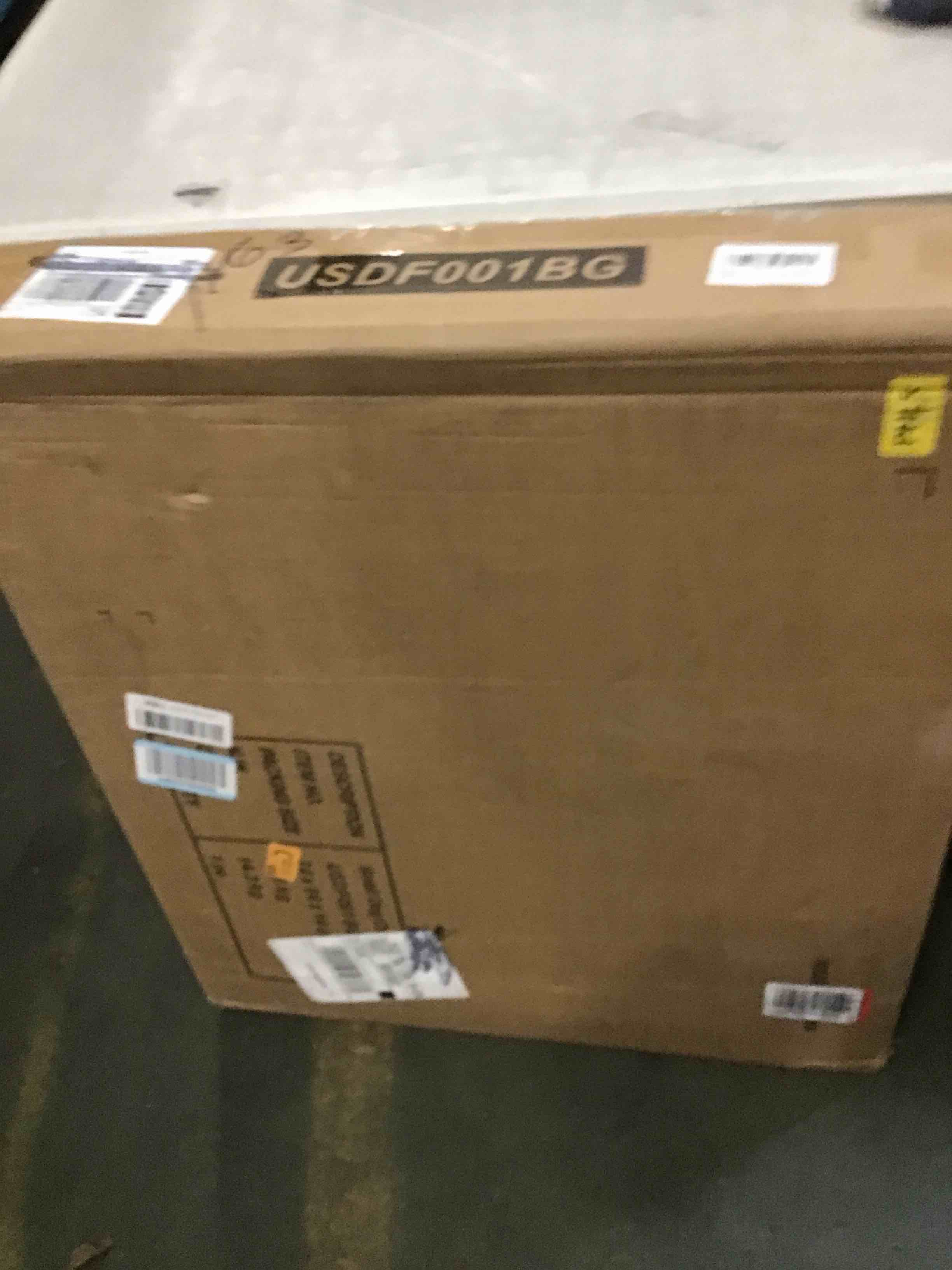 https://s3.amazonaws.com/lotting-images-prod/bidfta/PPE3425833_1749472836536.jpeg