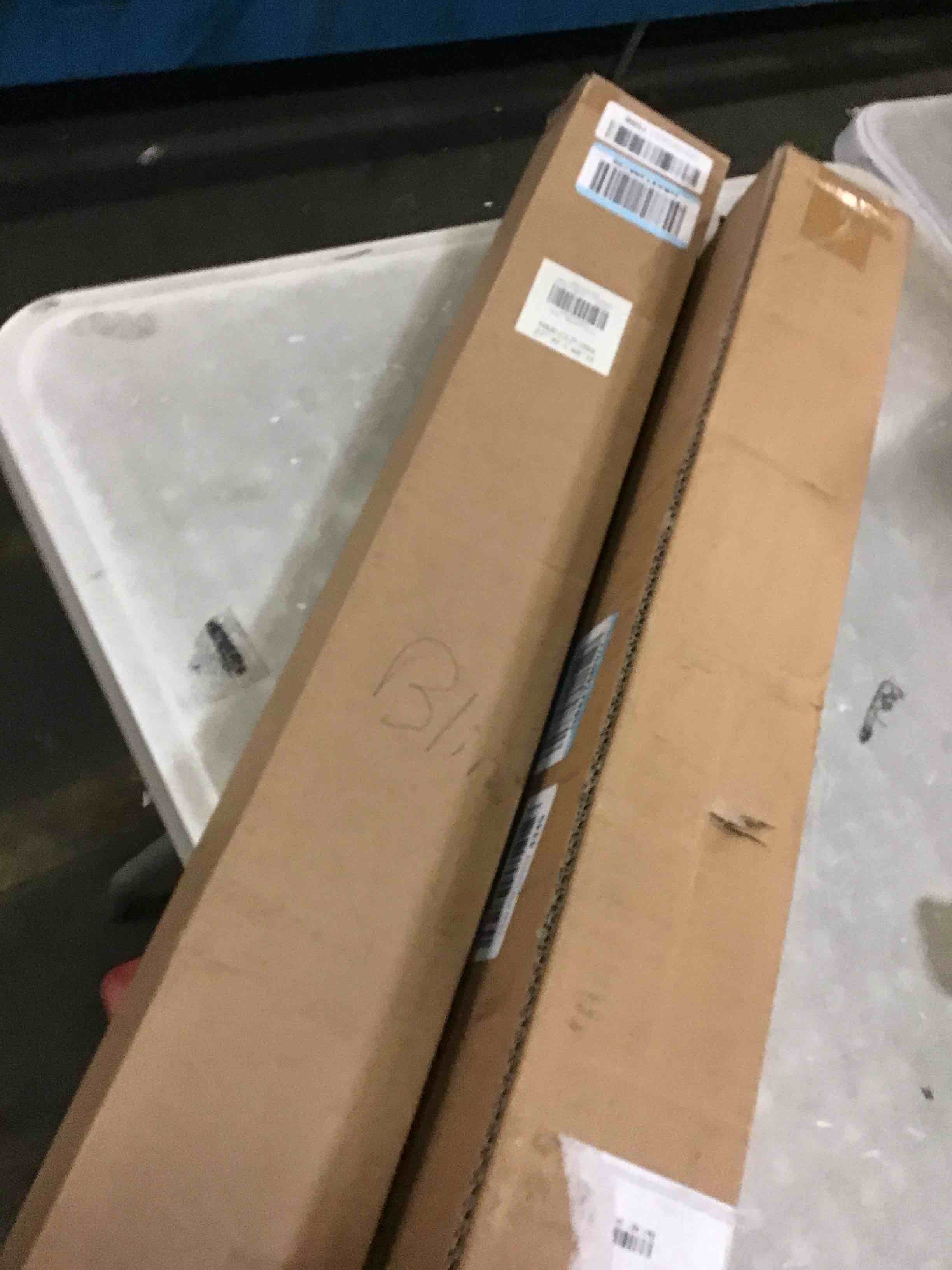 https://s3.amazonaws.com/lotting-images-prod/bidfta/PPE3426128_1749494777982.jpeg