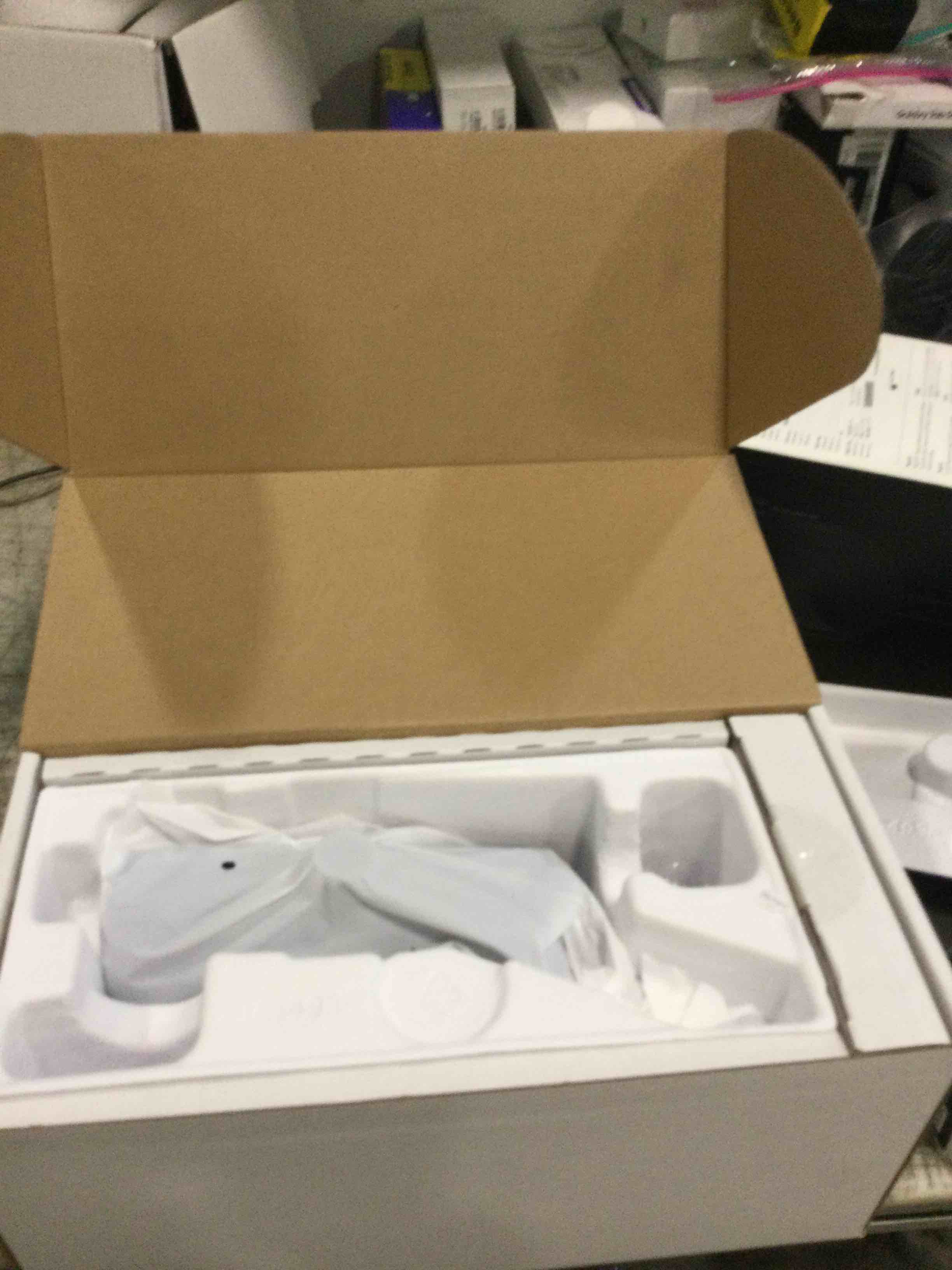 https://s3.amazonaws.com/lotting-images-prod/bidfta/PPE3426813_1749751378559.jpeg
