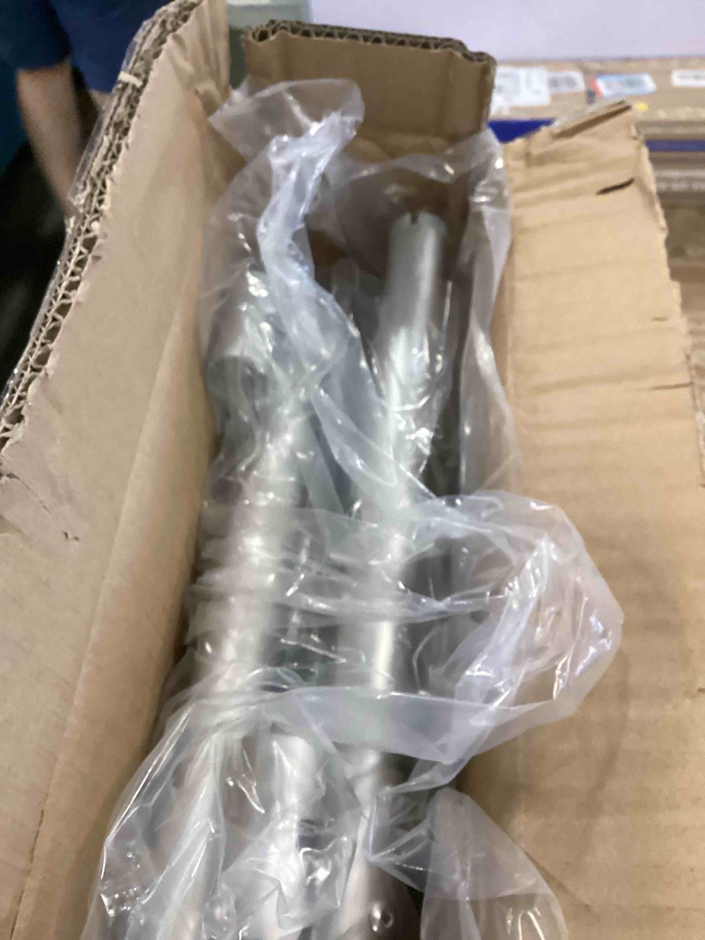 https://s3.amazonaws.com/lotting-images-prod/bidfta/PPE3427324_1749048102138.jpeg