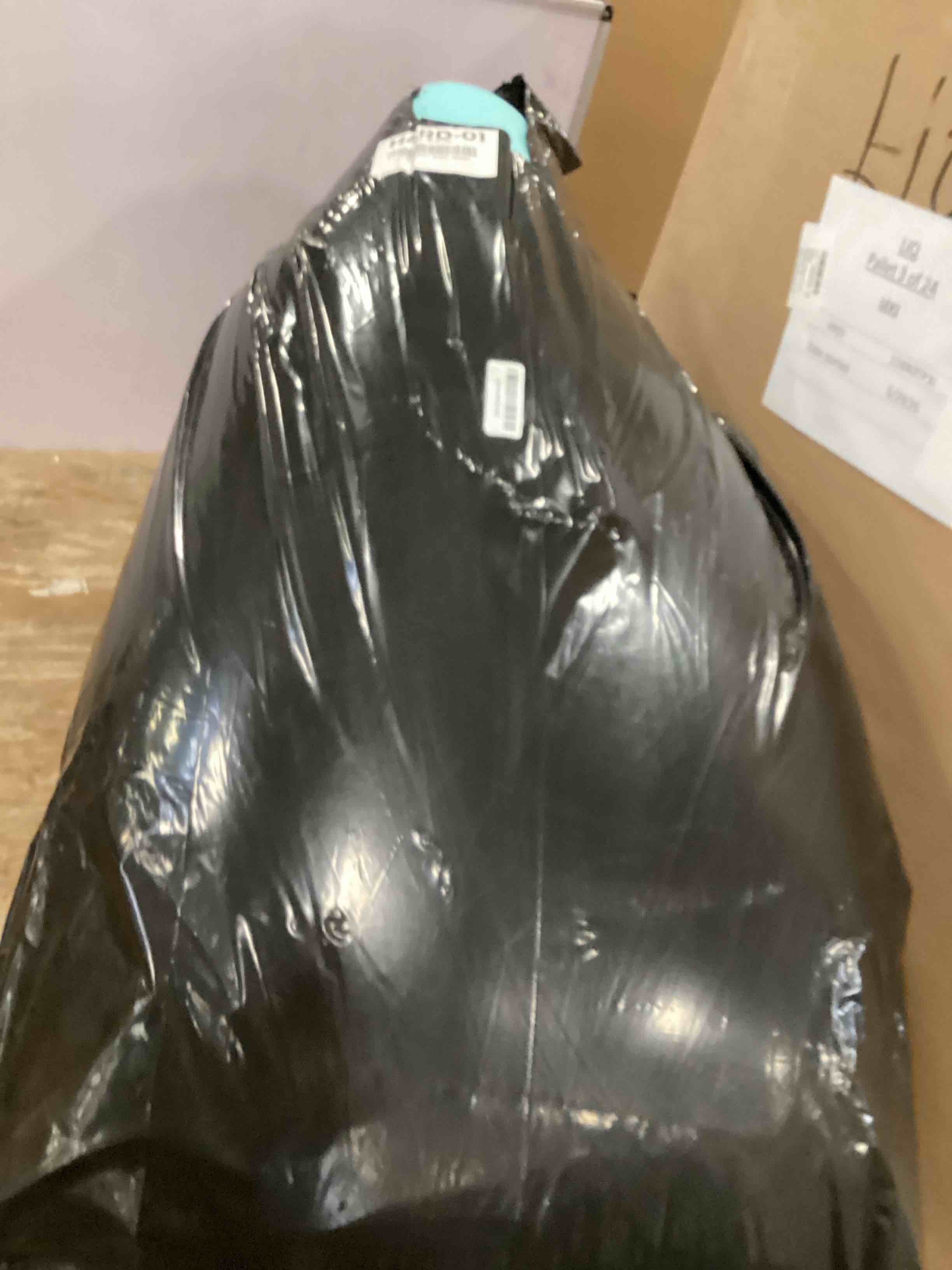 https://s3.amazonaws.com/lotting-images-prod/bidfta/PPE3428094_1749479133774.jpeg