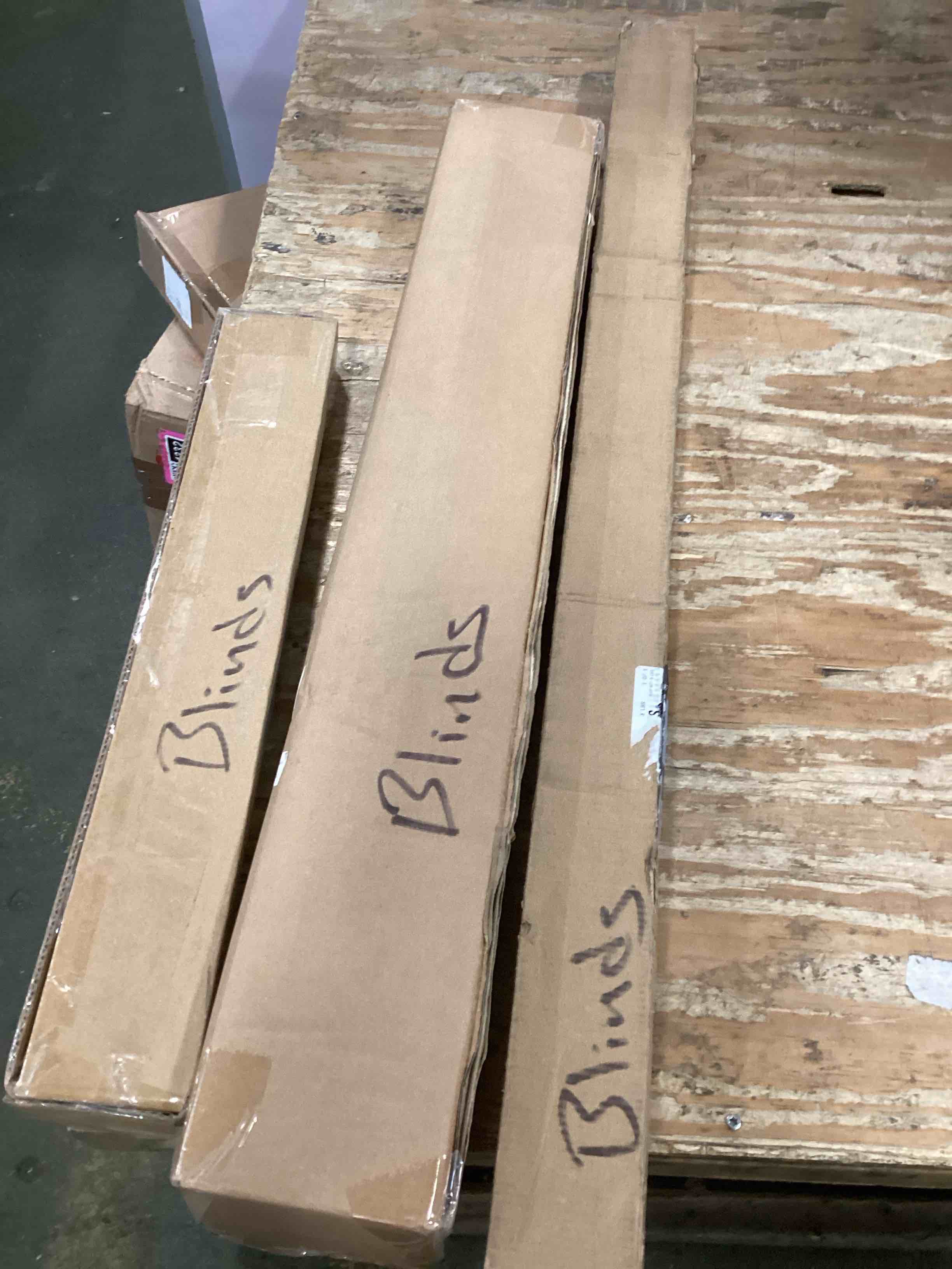 https://s3.amazonaws.com/lotting-images-prod/bidfta/PPE3428225_1749496800662.jpeg