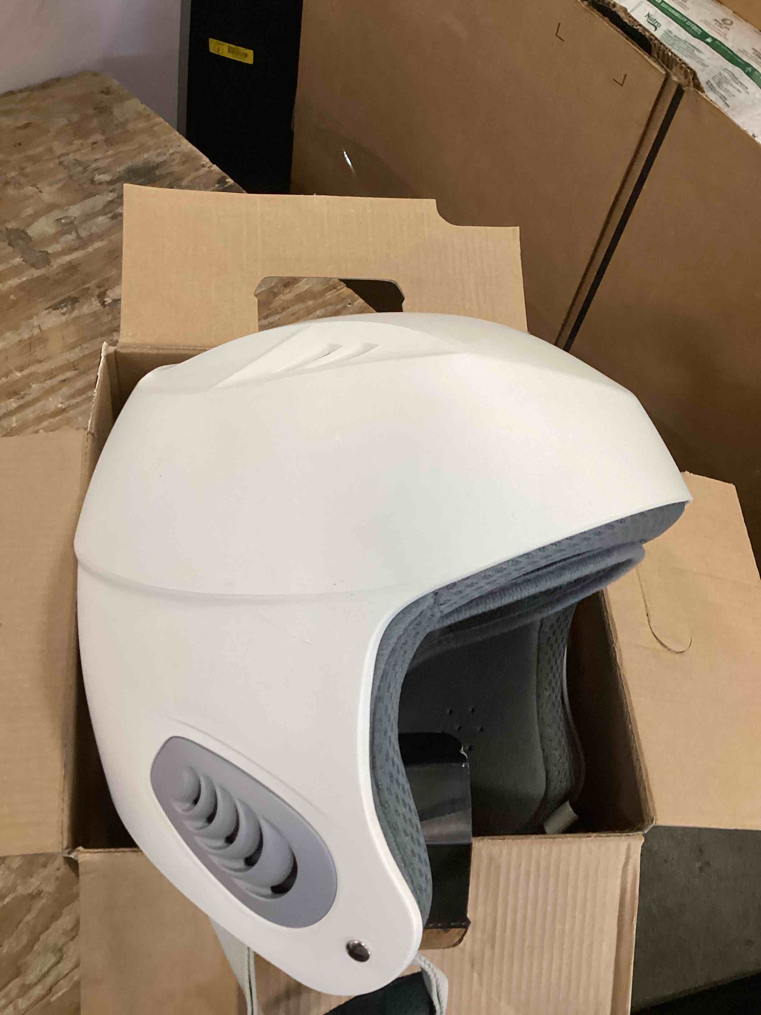 https://s3.amazonaws.com/lotting-images-prod/bidfta/PPE3428316_1749562268965.jpeg