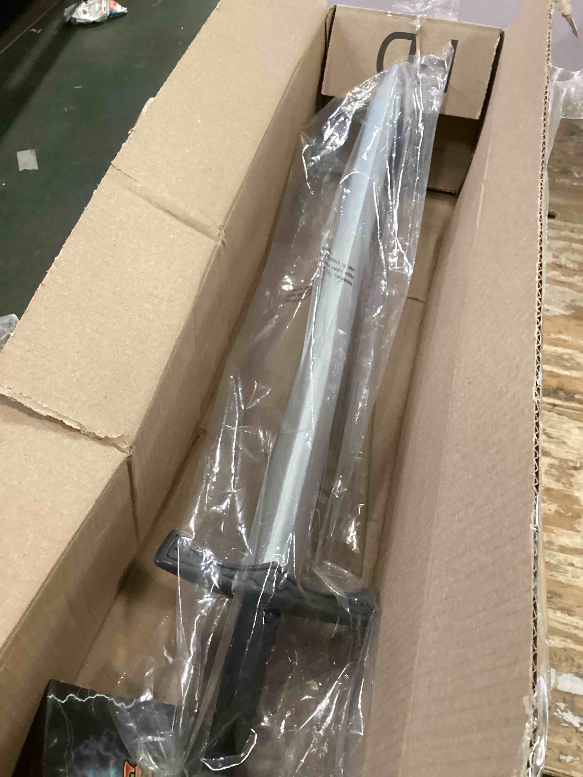 https://s3.amazonaws.com/lotting-images-prod/bidfta/PPE3428755_1749667857971.jpeg