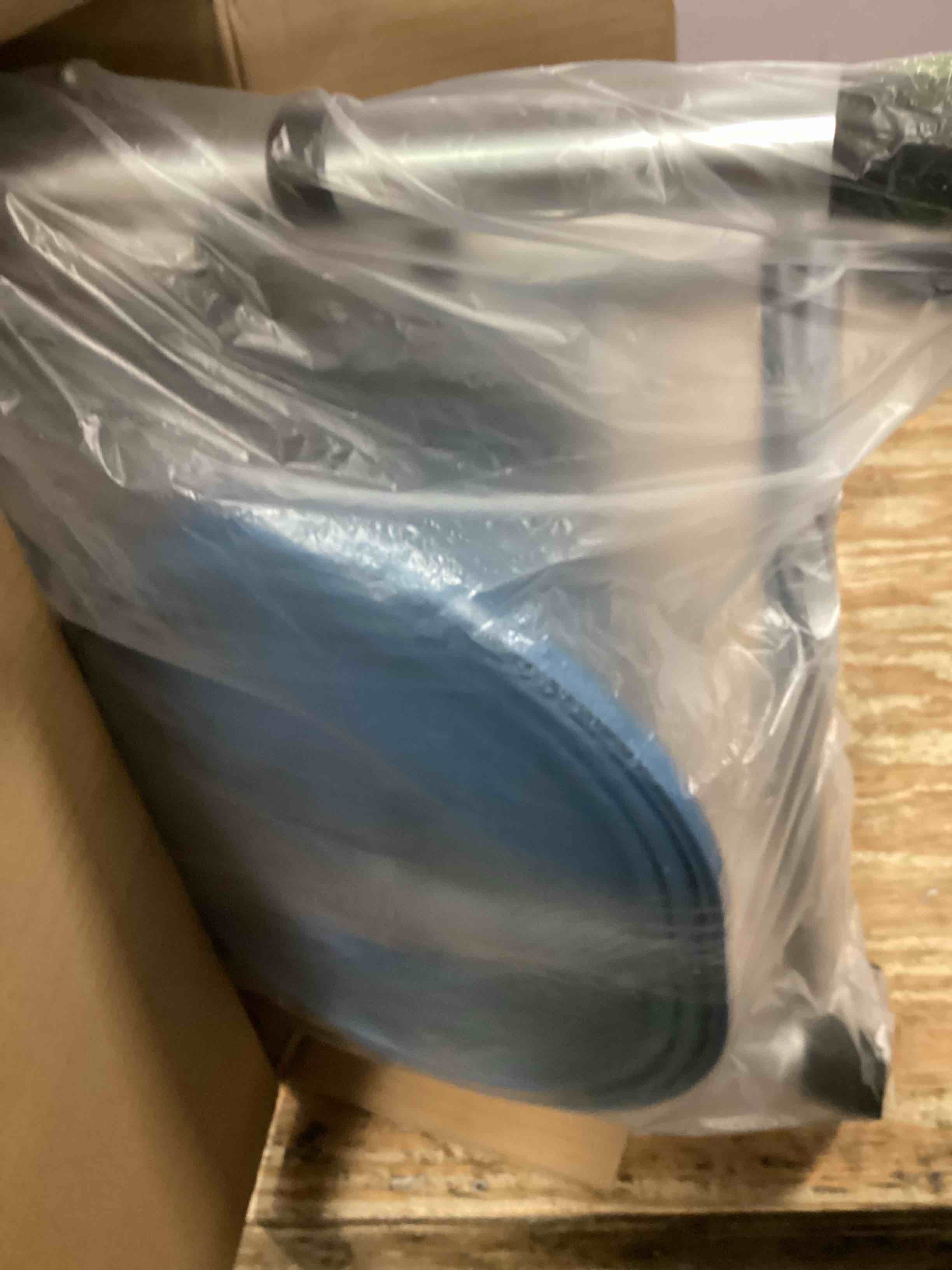 https://s3.amazonaws.com/lotting-images-prod/bidfta/PPE3429679_1750335851839.jpeg