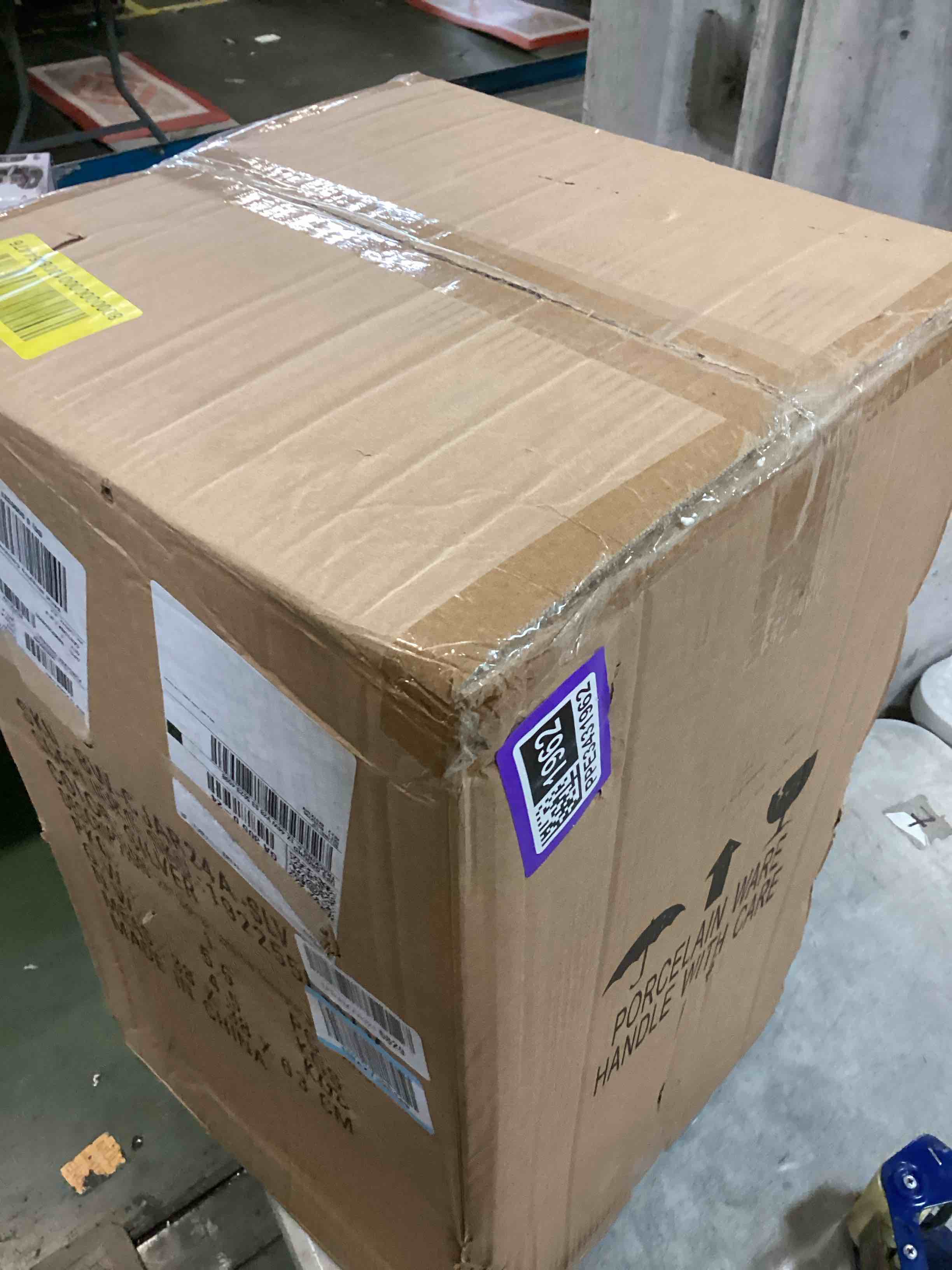 https://s3.amazonaws.com/lotting-images-prod/bidfta/PPE3431962_1749235794909.jpeg