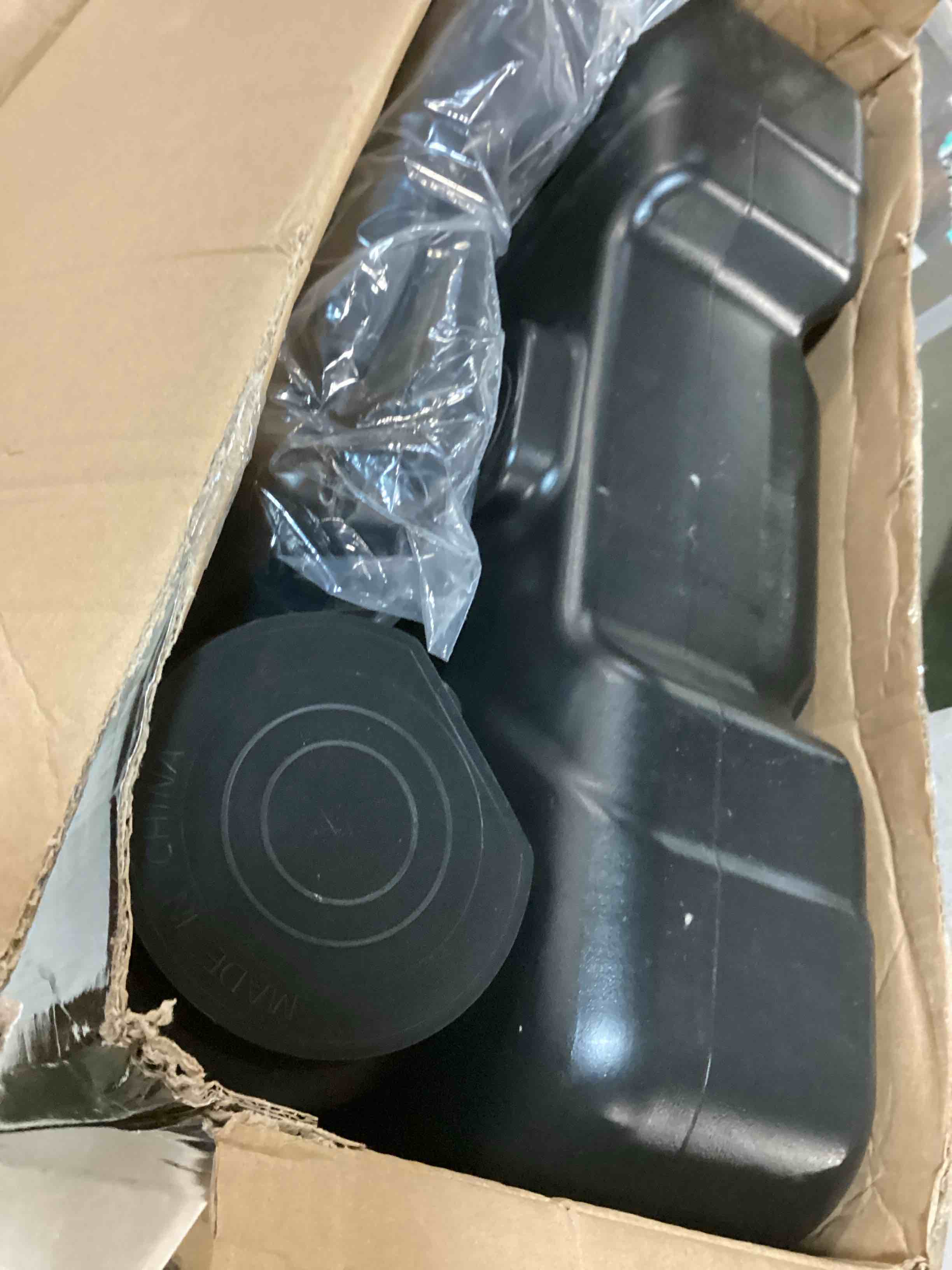https://s3.amazonaws.com/lotting-images-prod/bidfta/PPE3432112_1749483158442.jpeg