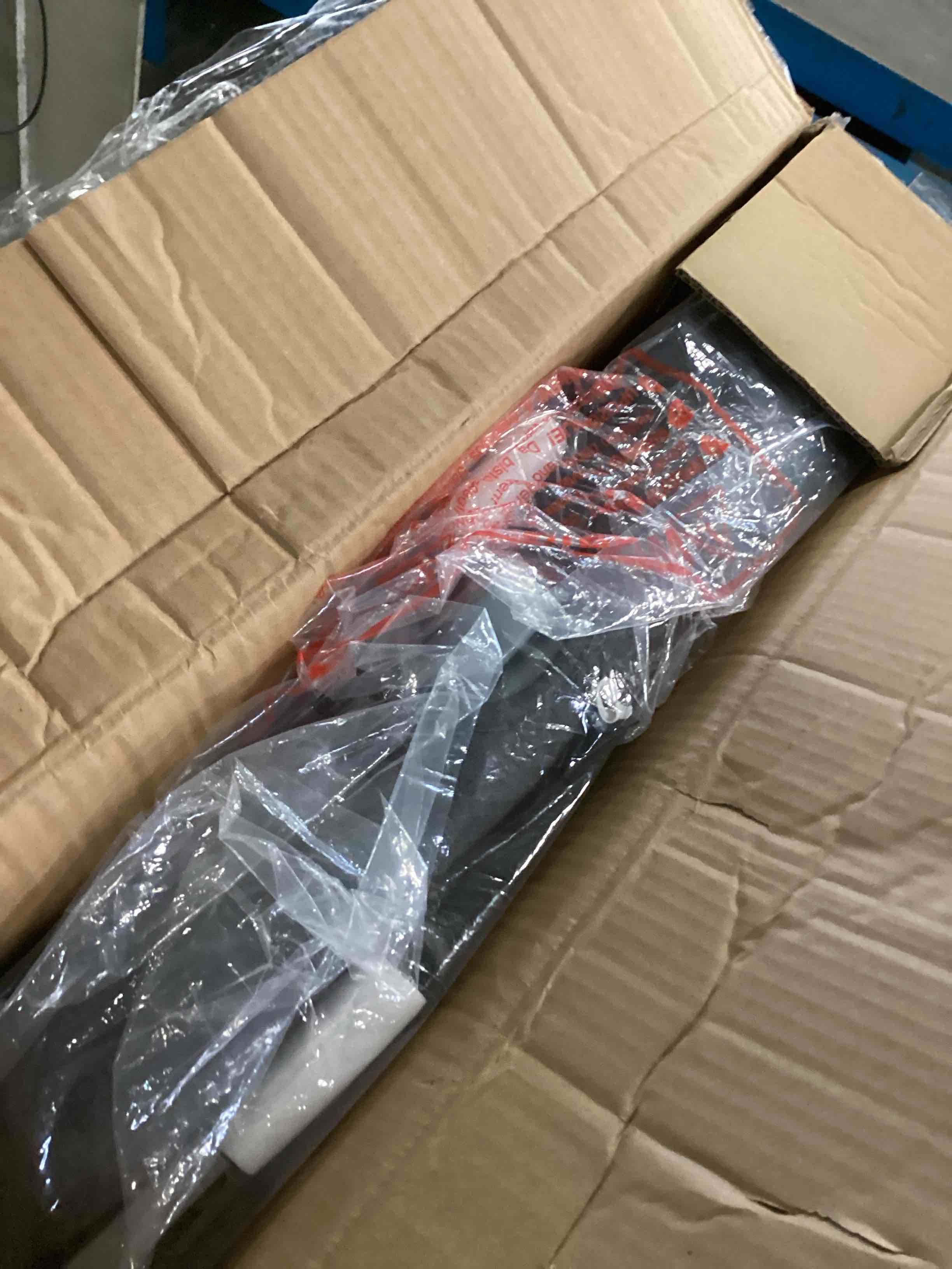 https://s3.amazonaws.com/lotting-images-prod/bidfta/PPE3432840_1749822192578.jpeg