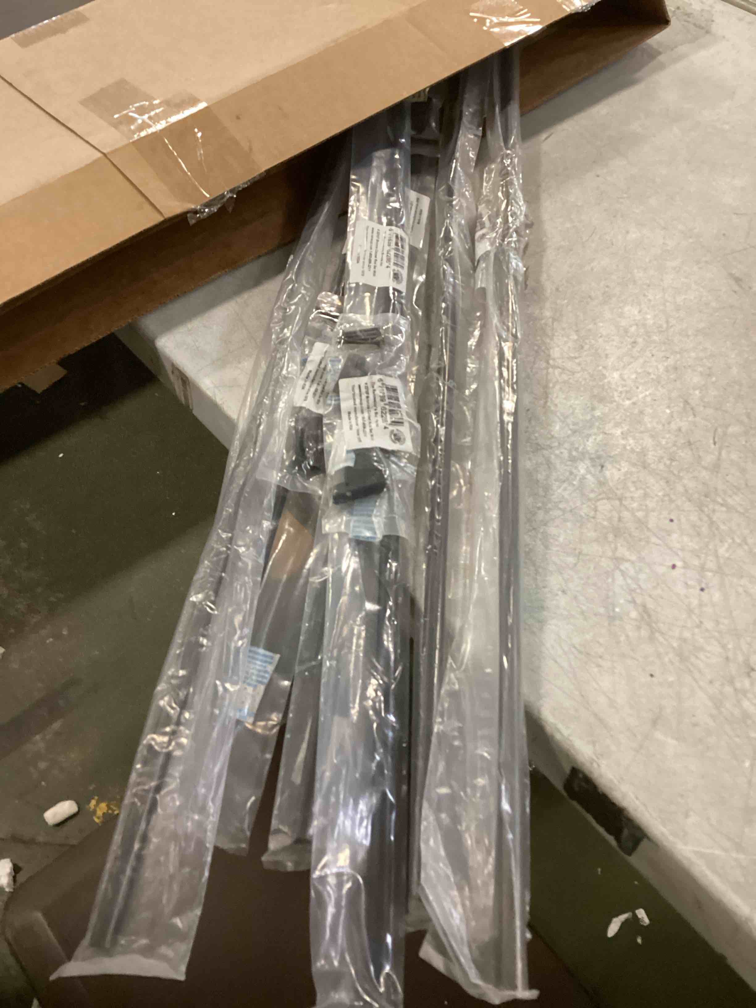 https://s3.amazonaws.com/lotting-images-prod/bidfta/PPE3432903_1749830485577.jpeg