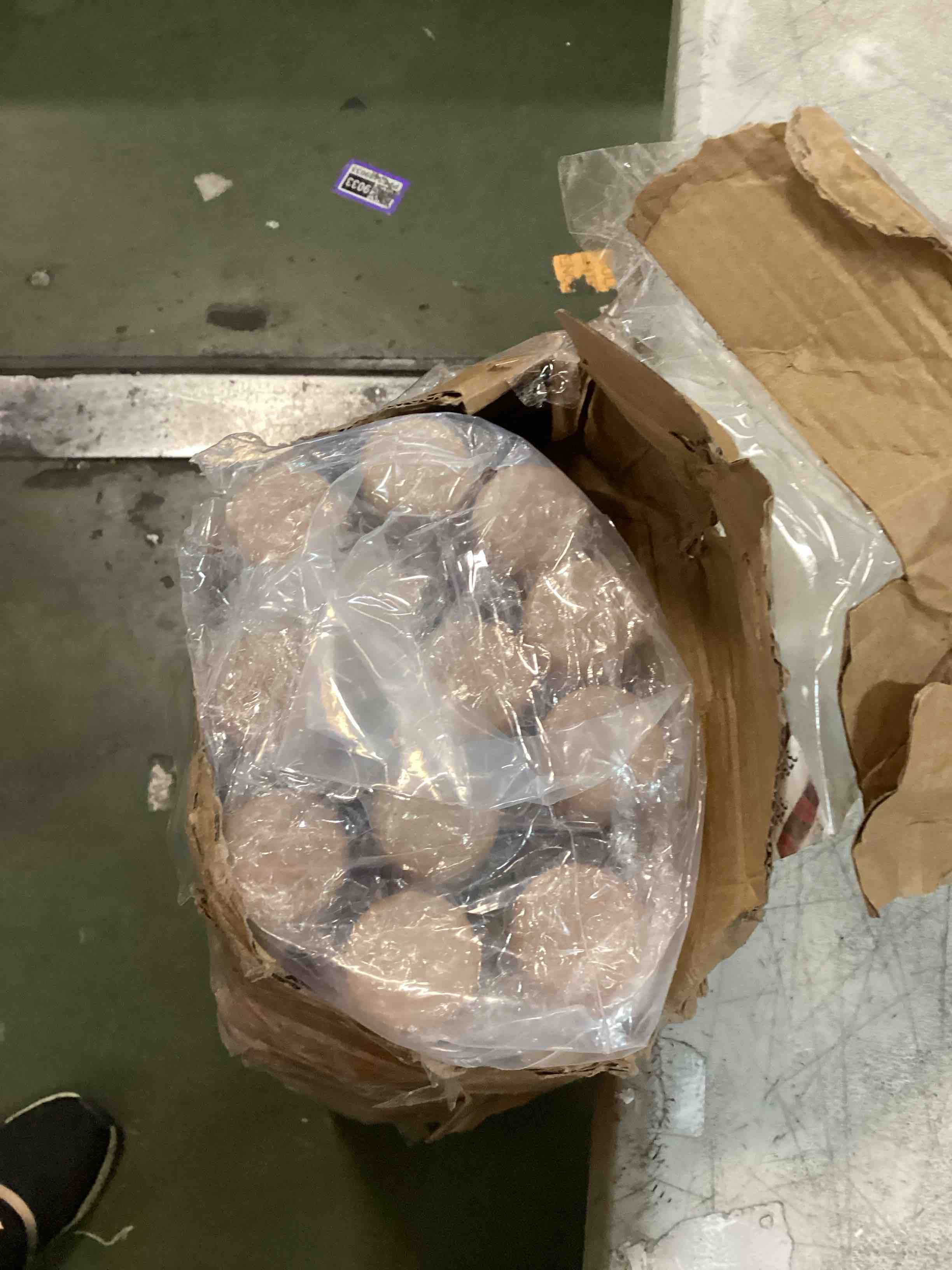 https://s3.amazonaws.com/lotting-images-prod/bidfta/PPE3433388_1749042956255.jpeg