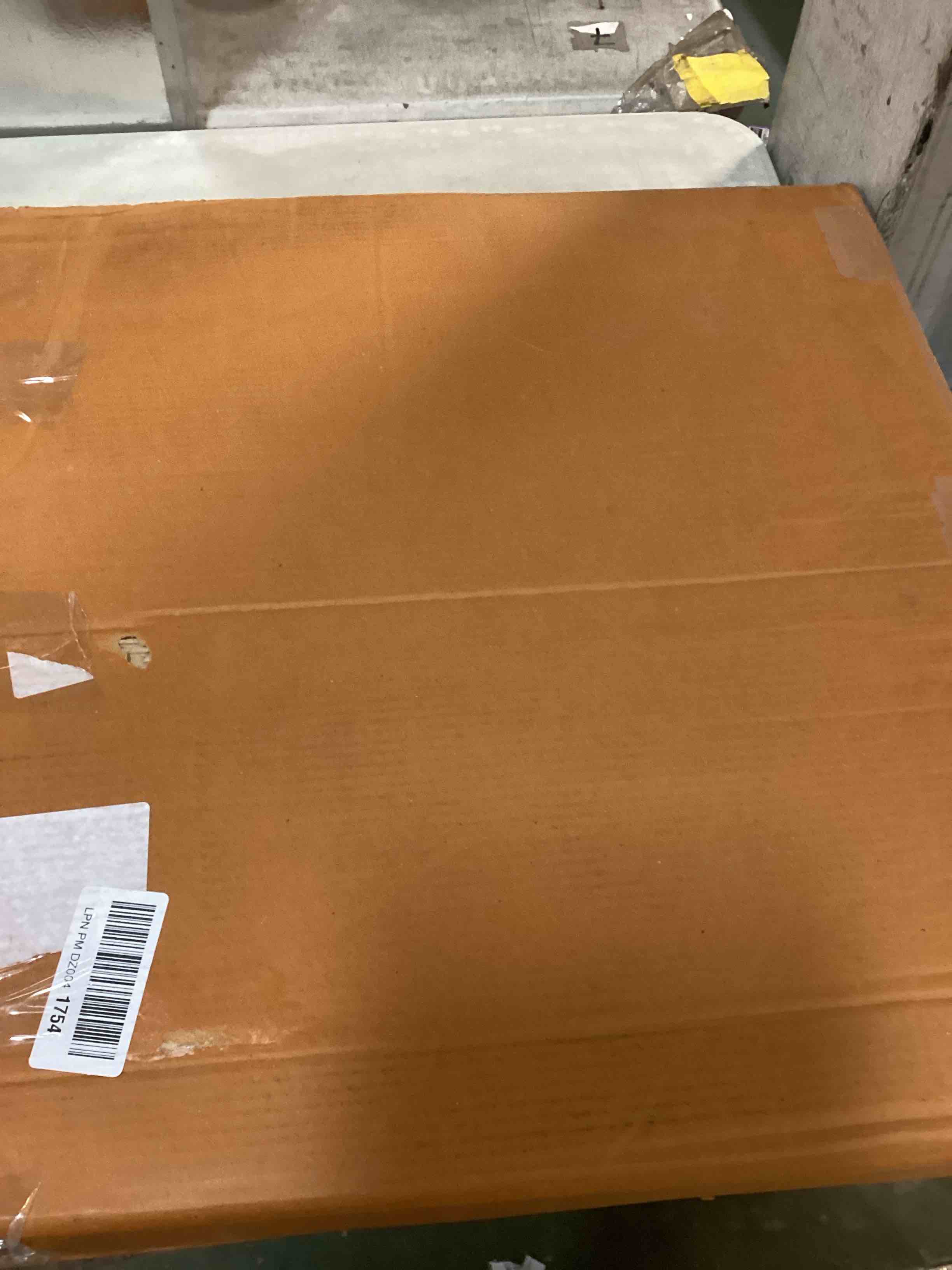 https://s3.amazonaws.com/lotting-images-prod/bidfta/PPE3433602_1749128333682.jpeg