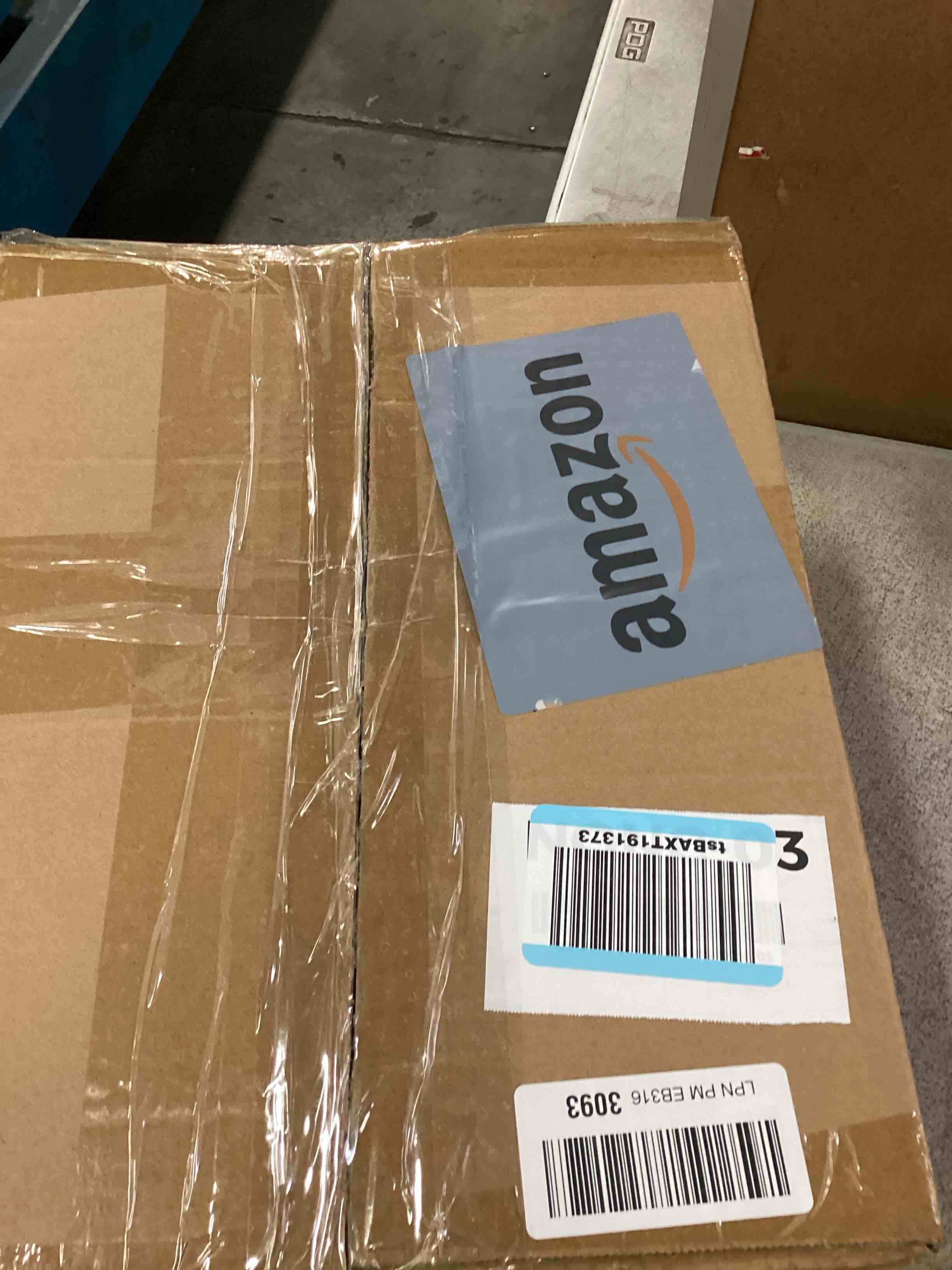 https://s3.amazonaws.com/lotting-images-prod/bidfta/PPE3434078_1749296022363.jpeg