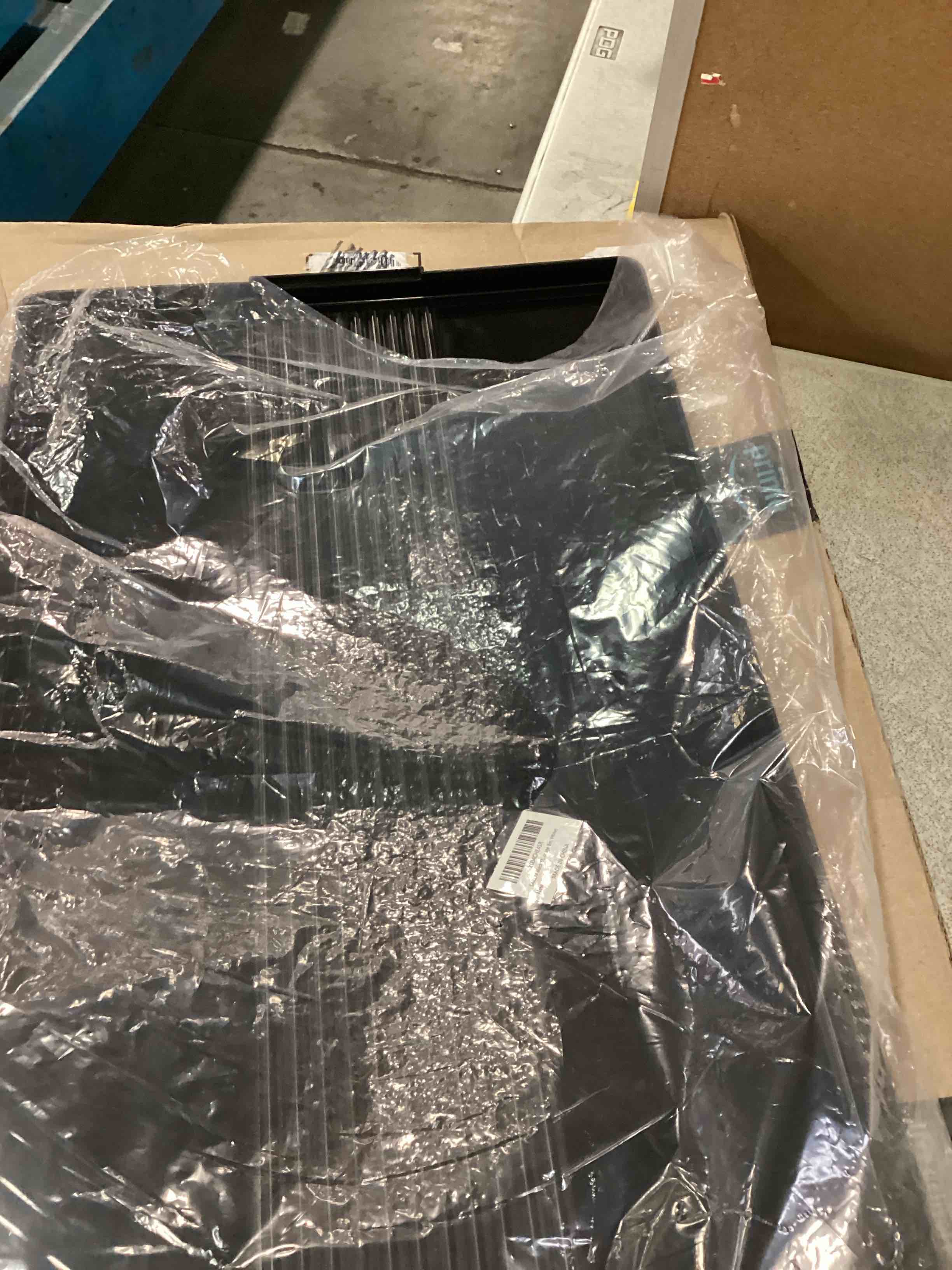 https://s3.amazonaws.com/lotting-images-prod/bidfta/PPE3434079_1749296055631.jpeg