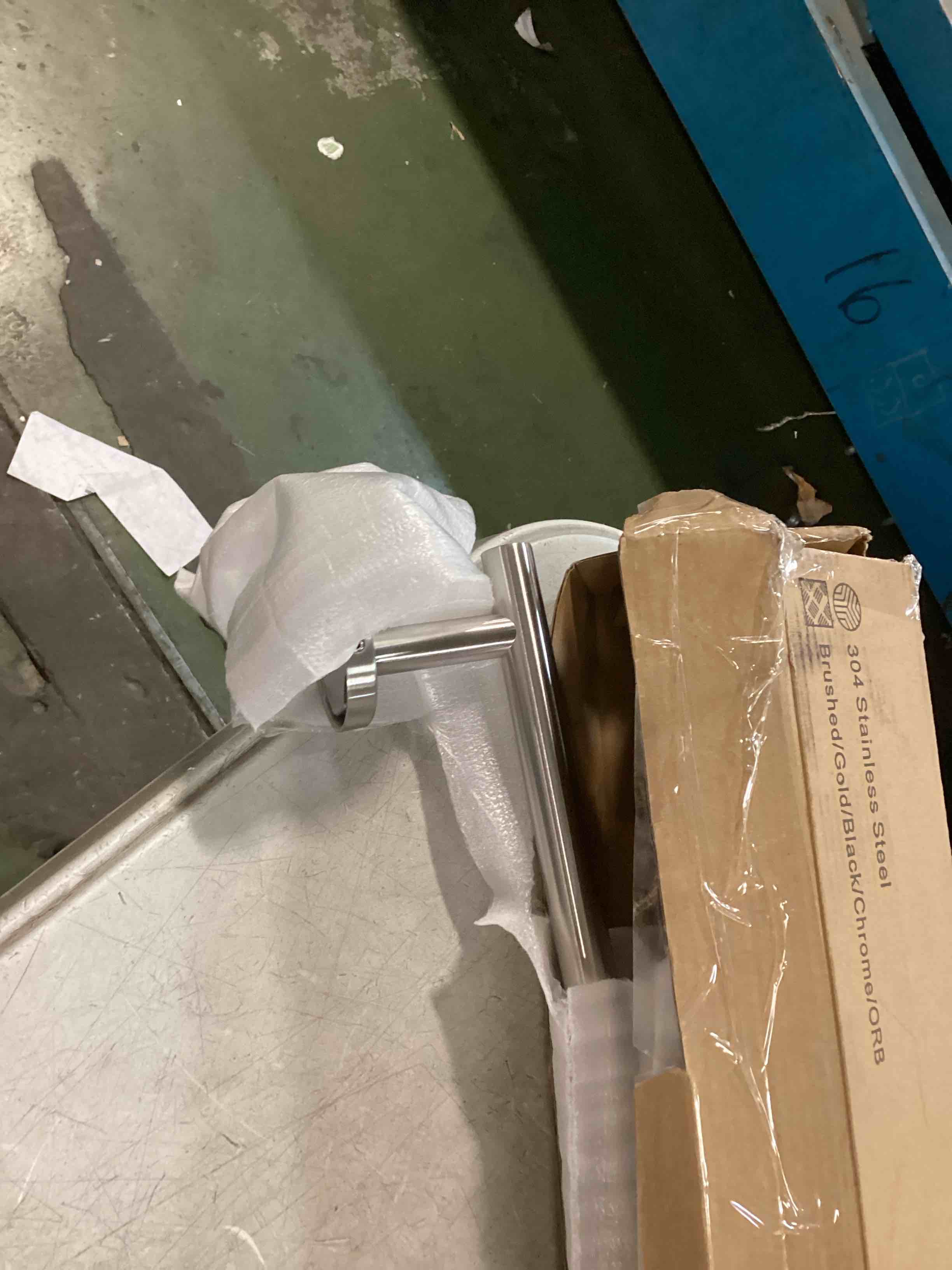 https://s3.amazonaws.com/lotting-images-prod/bidfta/PPE3435199_1749905263787.jpeg