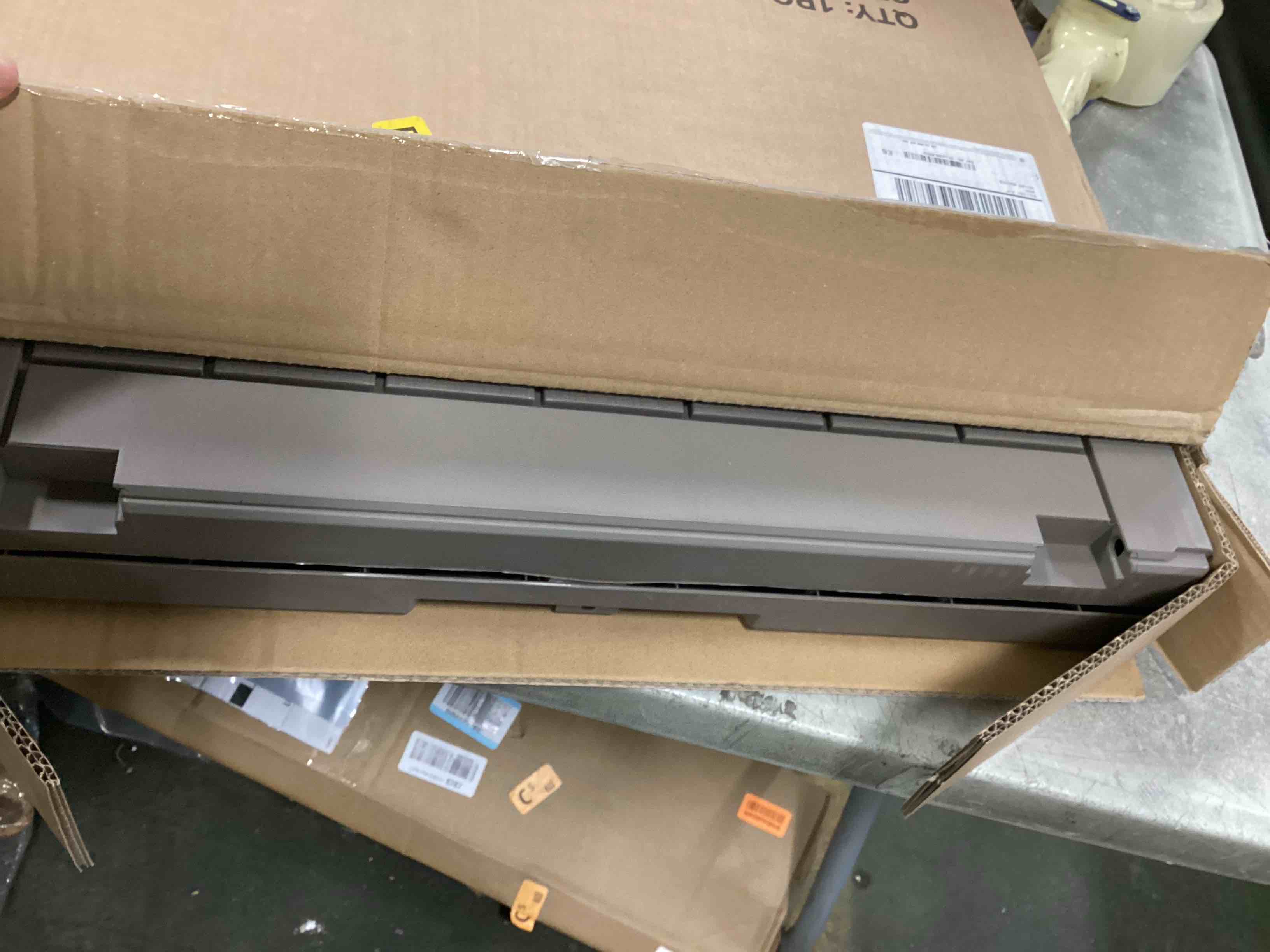 https://s3.amazonaws.com/lotting-images-prod/bidfta/PPE3439218_1749483969843.jpeg