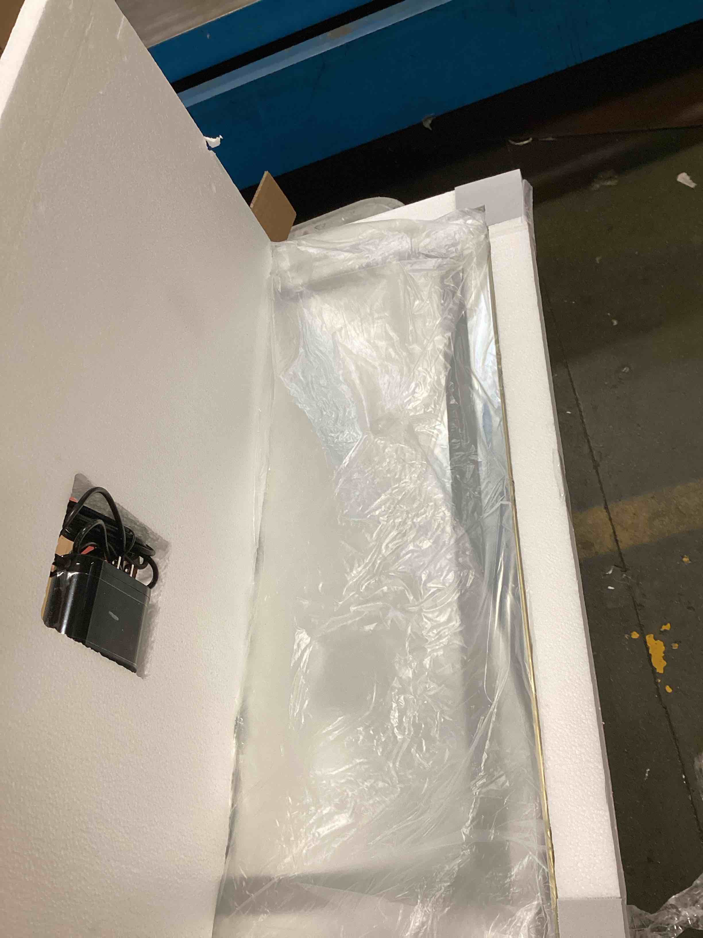 https://s3.amazonaws.com/lotting-images-prod/bidfta/PPE3439251_1749489782325.jpeg